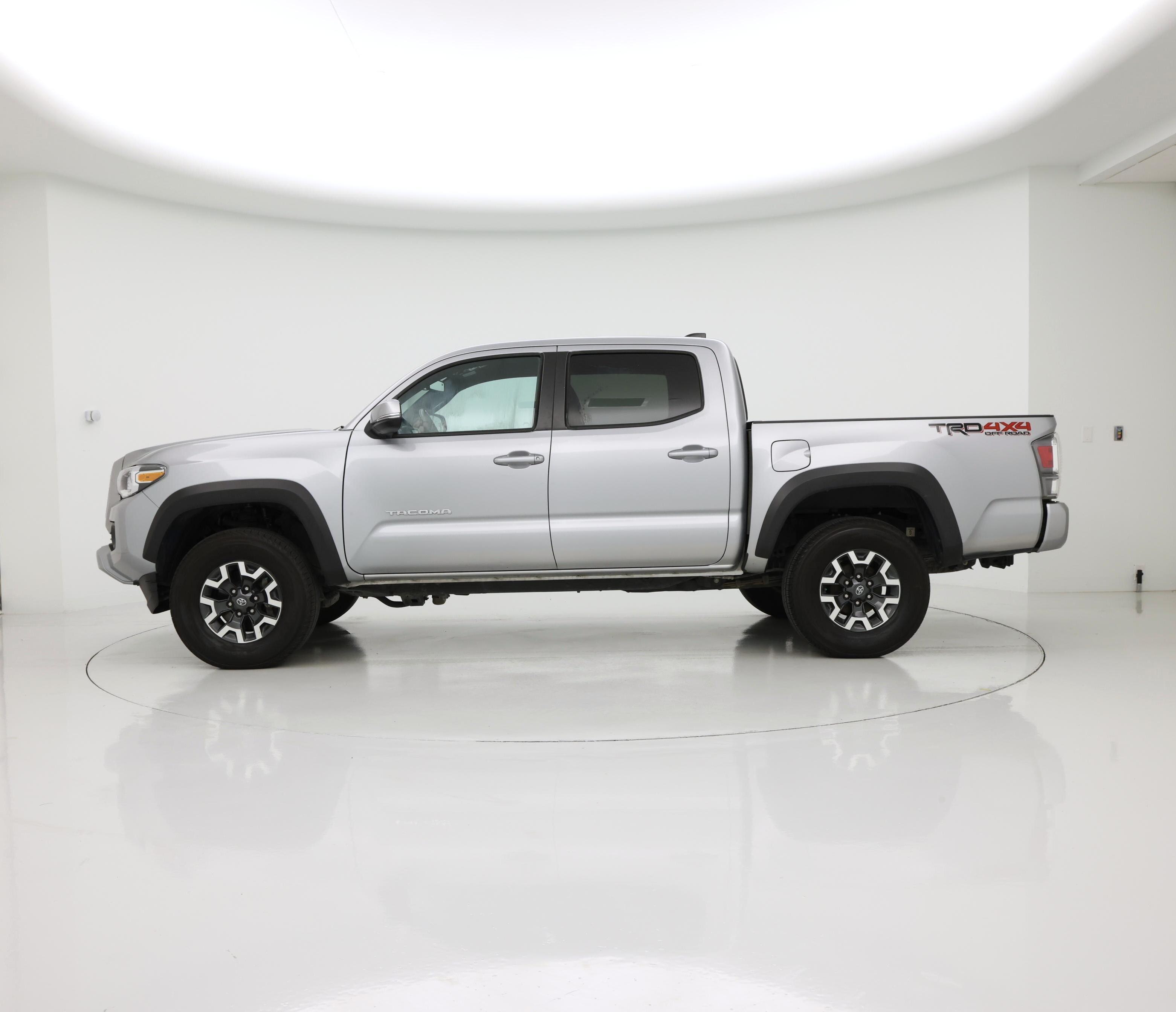 Thumbnail: 2021 Toyota Tacoma - 3