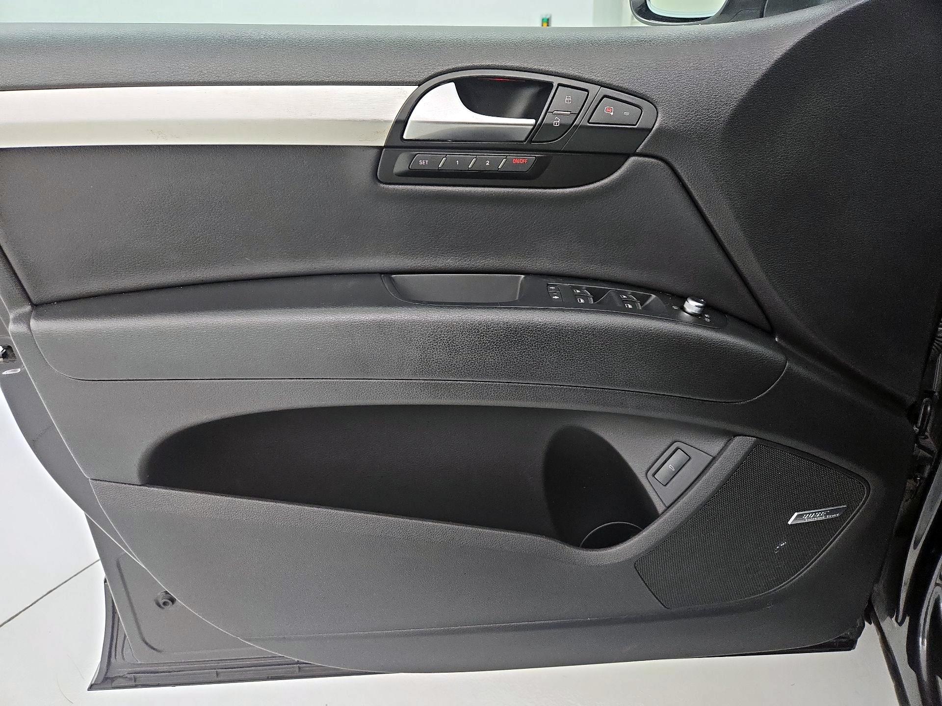 Thumbnail: 2014 Audi Q7 - 12