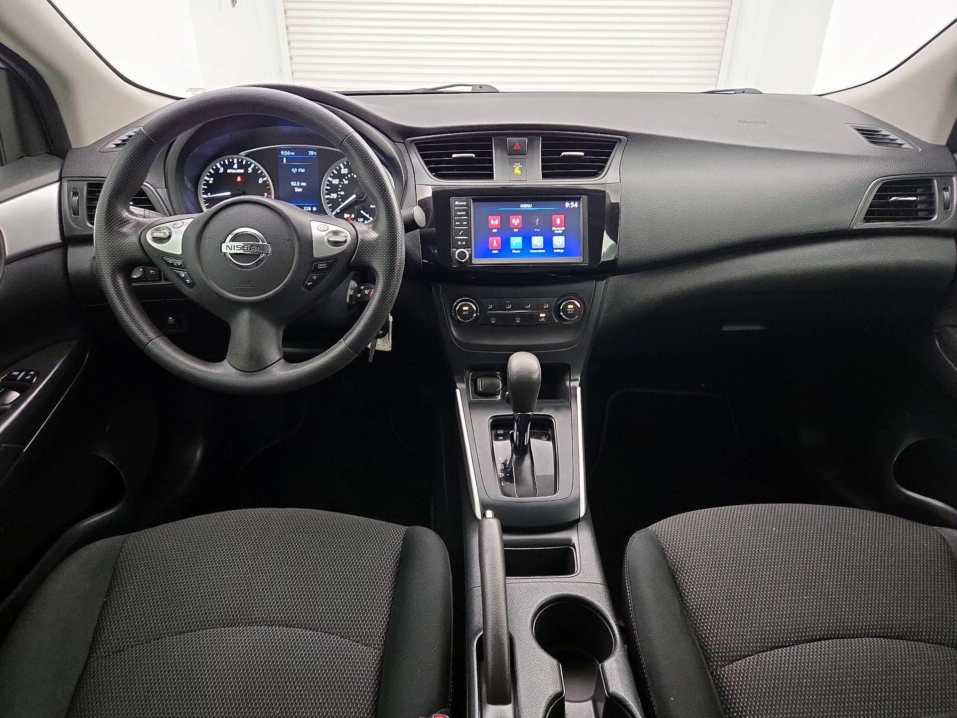 Thumbnail: 2019 Nissan Sentra - 9