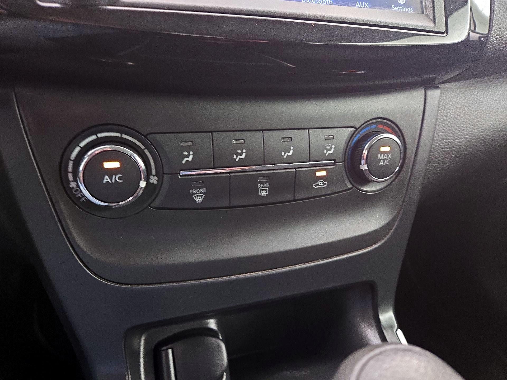 Thumbnail: 2019 Nissan Sentra - 16