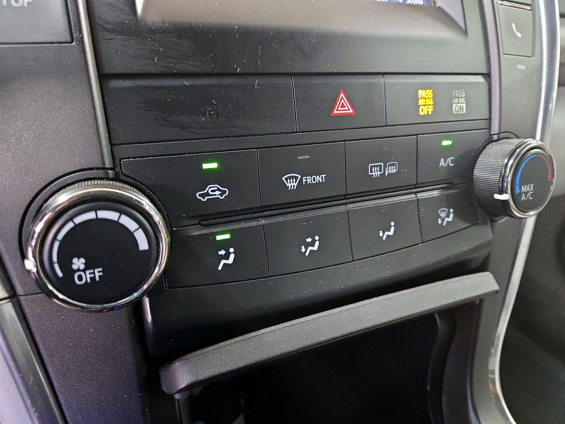 Thumbnail: 2016 Toyota Camry - 15