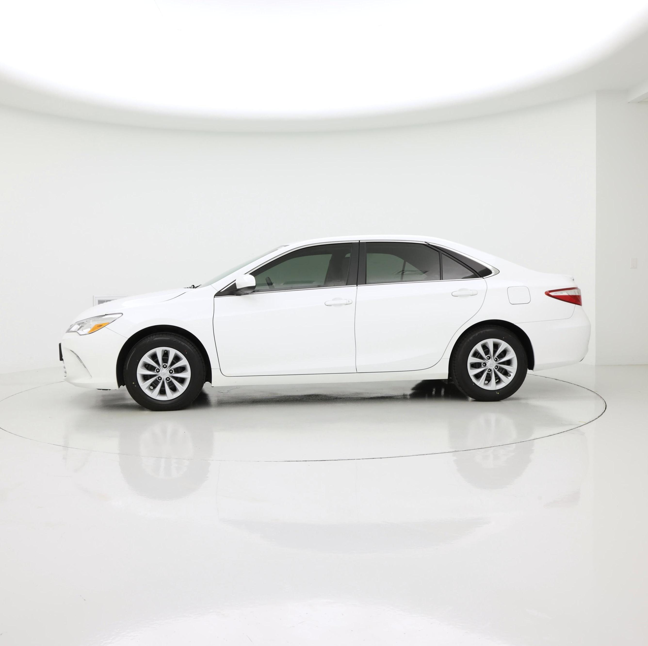 Thumbnail: 2016 Toyota Camry - 3