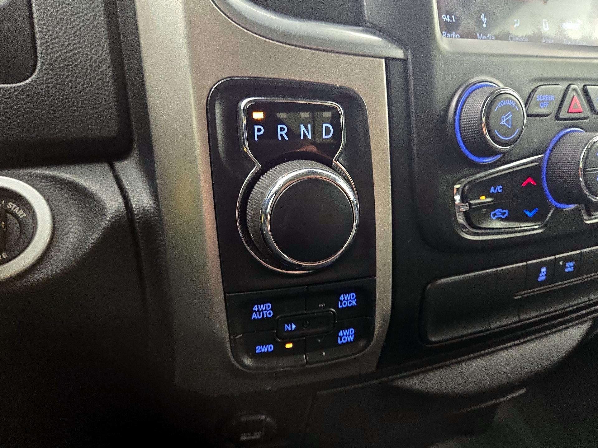 Thumbnail: 2019 RAM 1500 Classic - 17