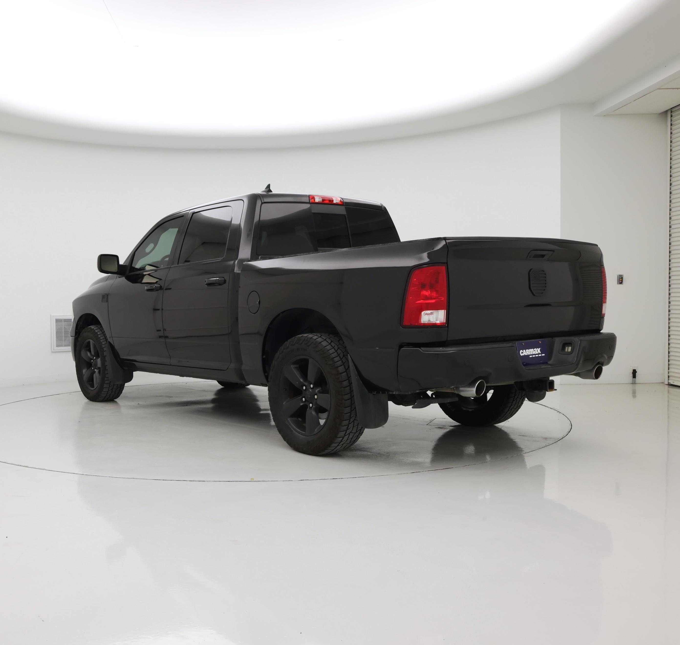 Thumbnail: 2019 RAM 1500 Classic - 2