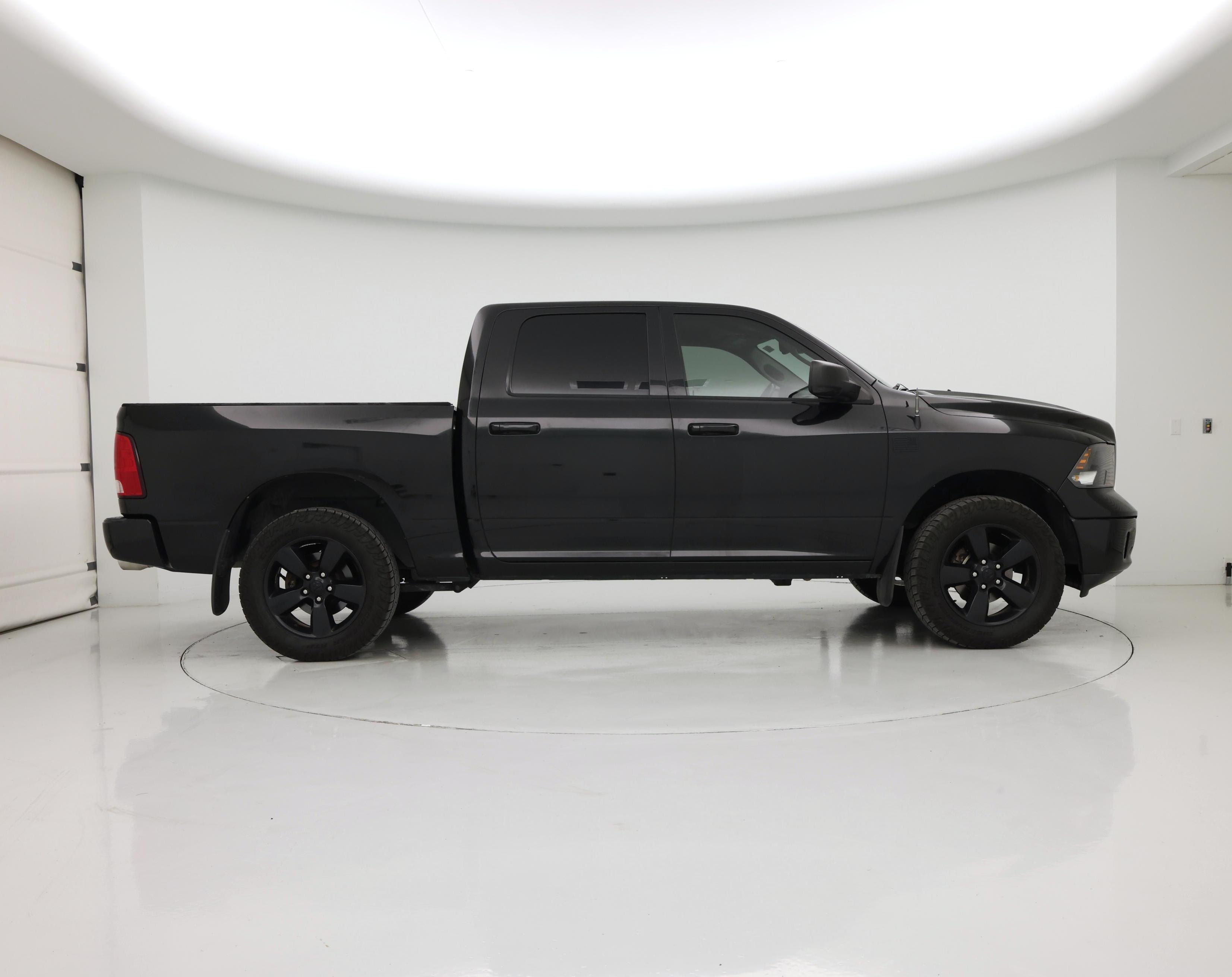 Thumbnail: 2019 RAM 1500 Classic - 7