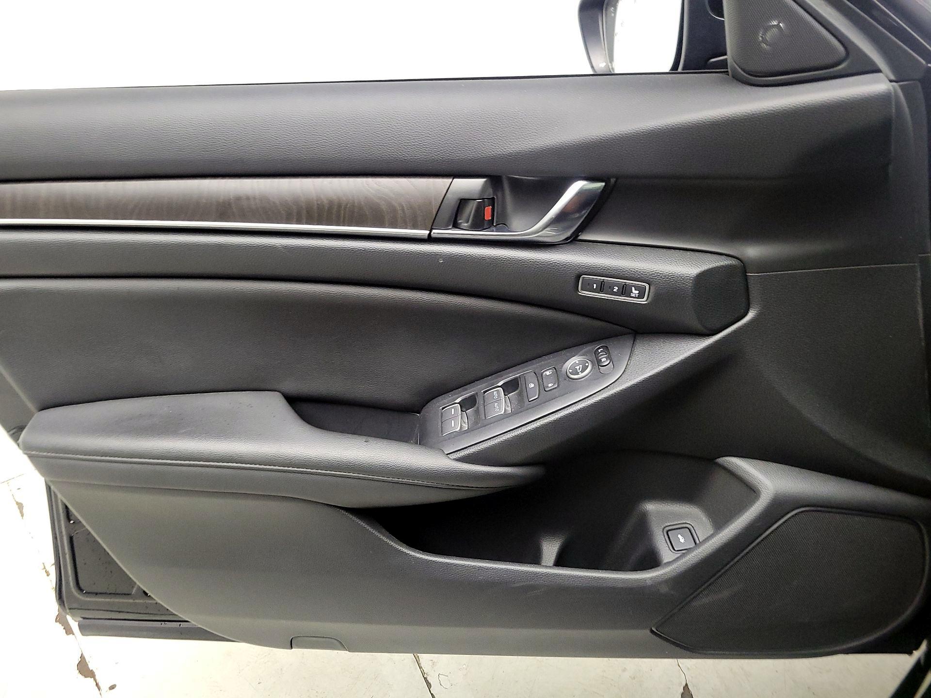 Thumbnail: 2019 Honda Accord - 12