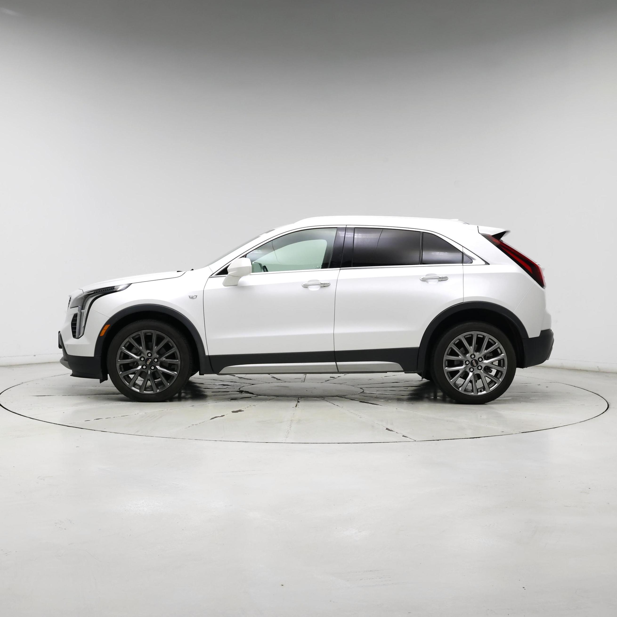 Thumbnail: 2019 Cadillac XT4 - 3