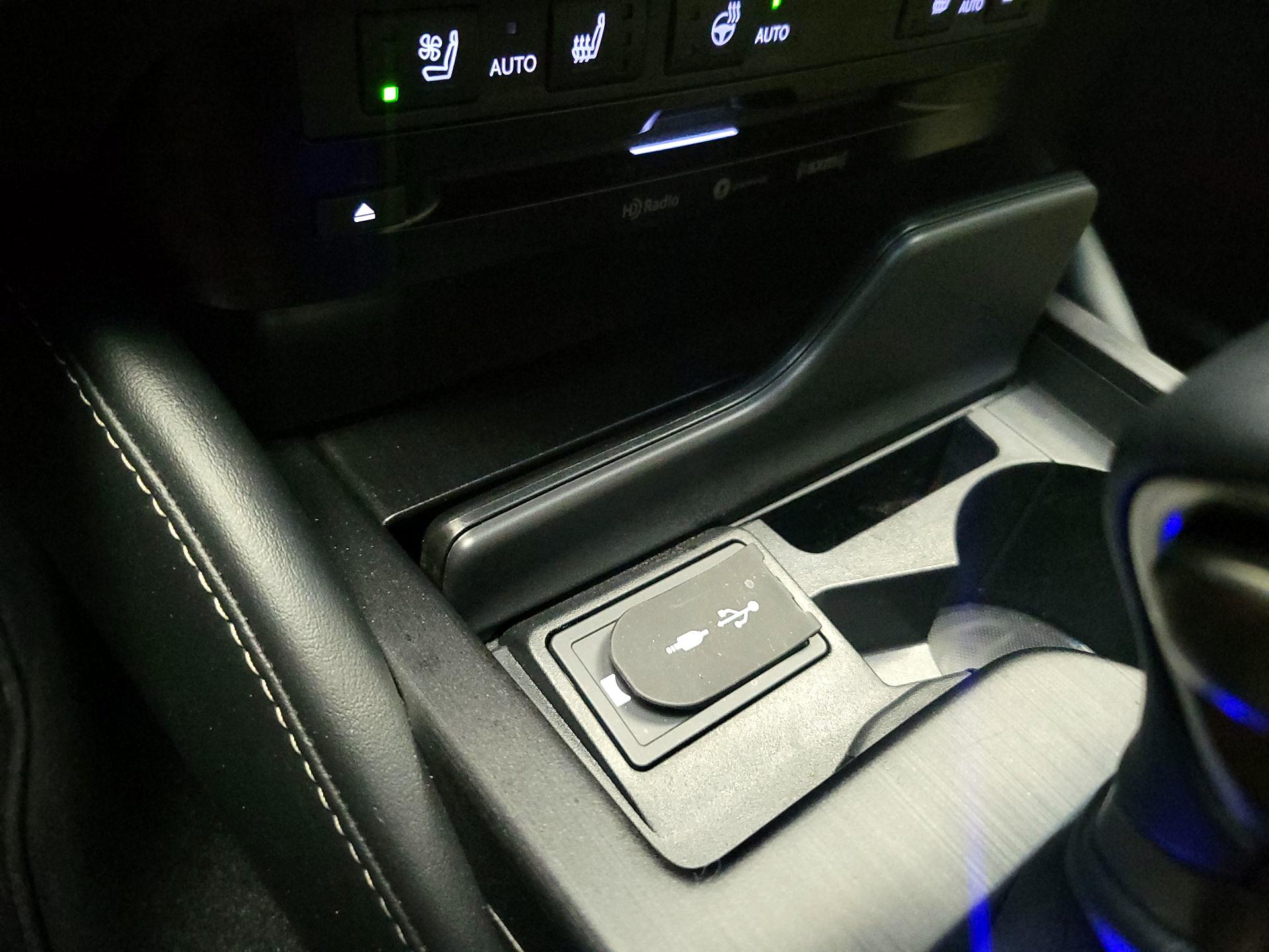 Thumbnail: 2019 Lexus ES - 18
