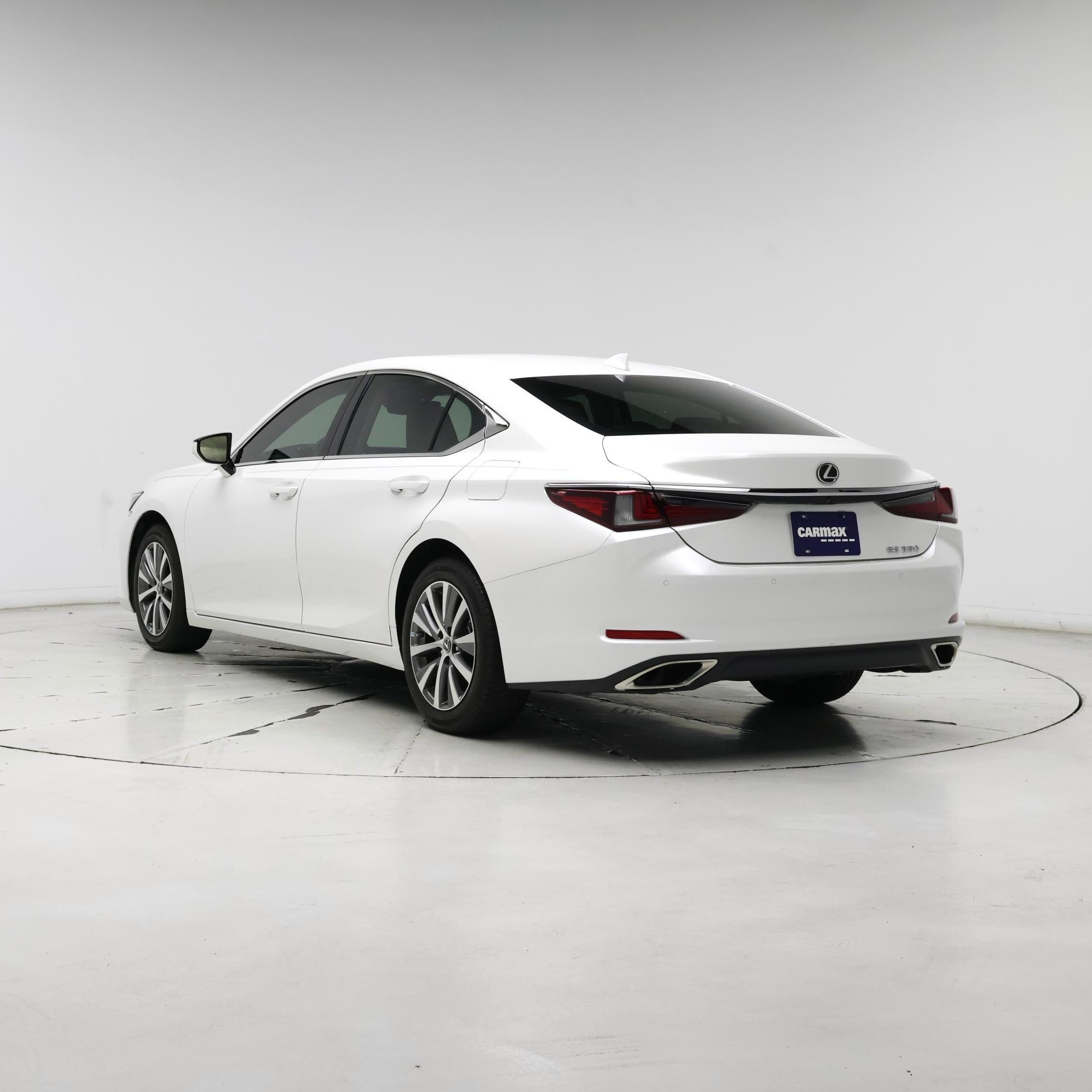 Thumbnail: 2019 Lexus ES - 2