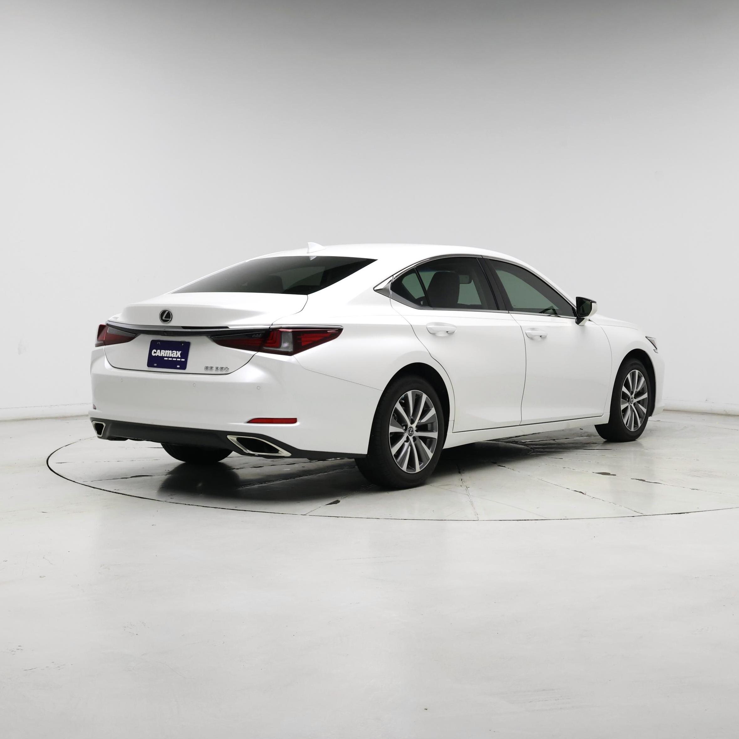 Thumbnail: 2019 Lexus ES - 8