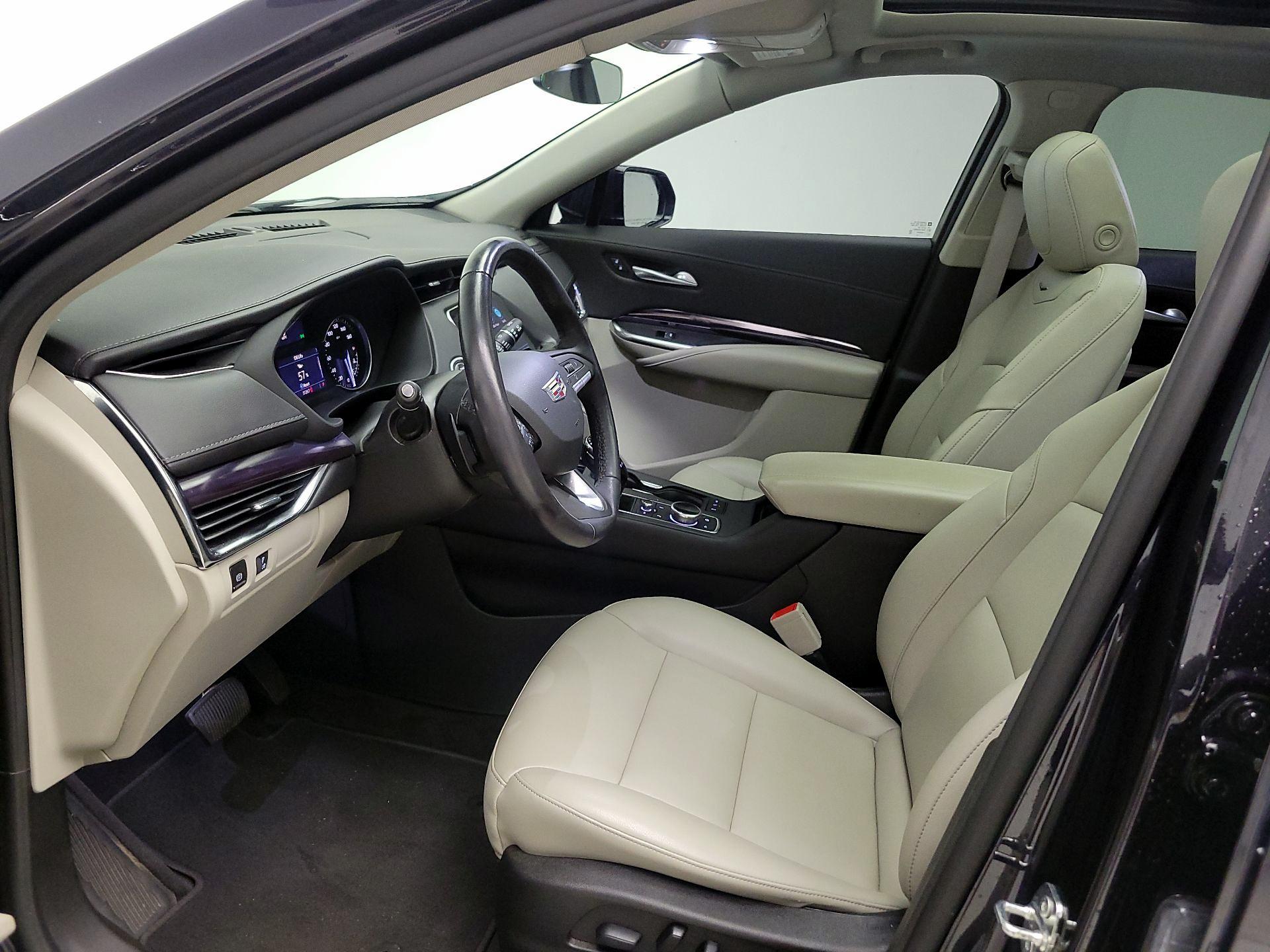 Thumbnail: 2023 Cadillac XT4 - 11