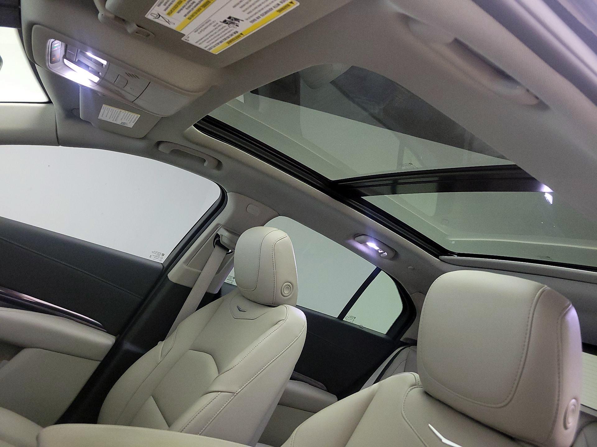Thumbnail: 2023 Cadillac XT4 - 19