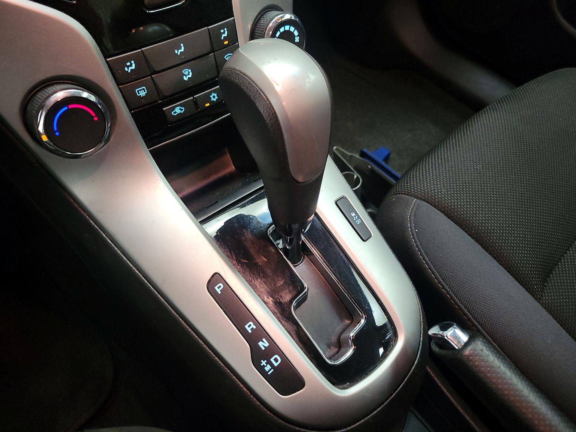 Thumbnail: 2016 Chevrolet Cruze - 17