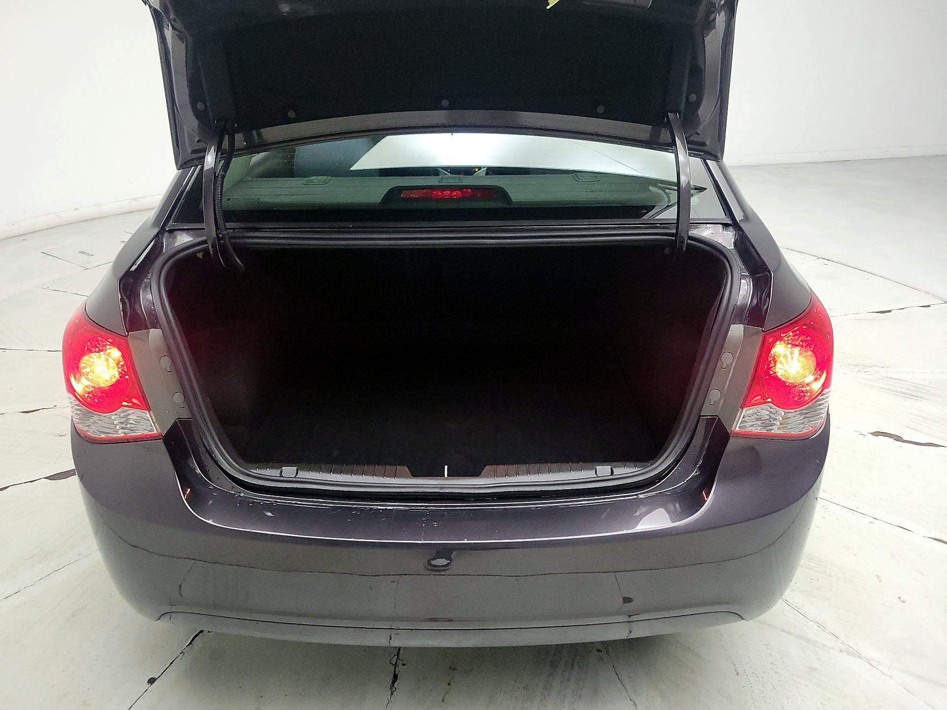 Thumbnail: 2016 Chevrolet Cruze - 19