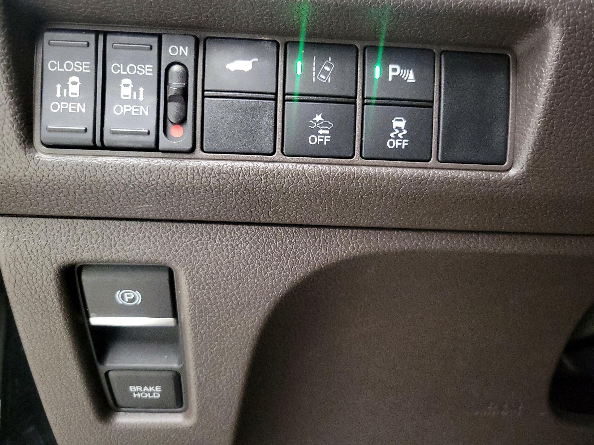 Thumbnail: 2019 Honda Odyssey - 13