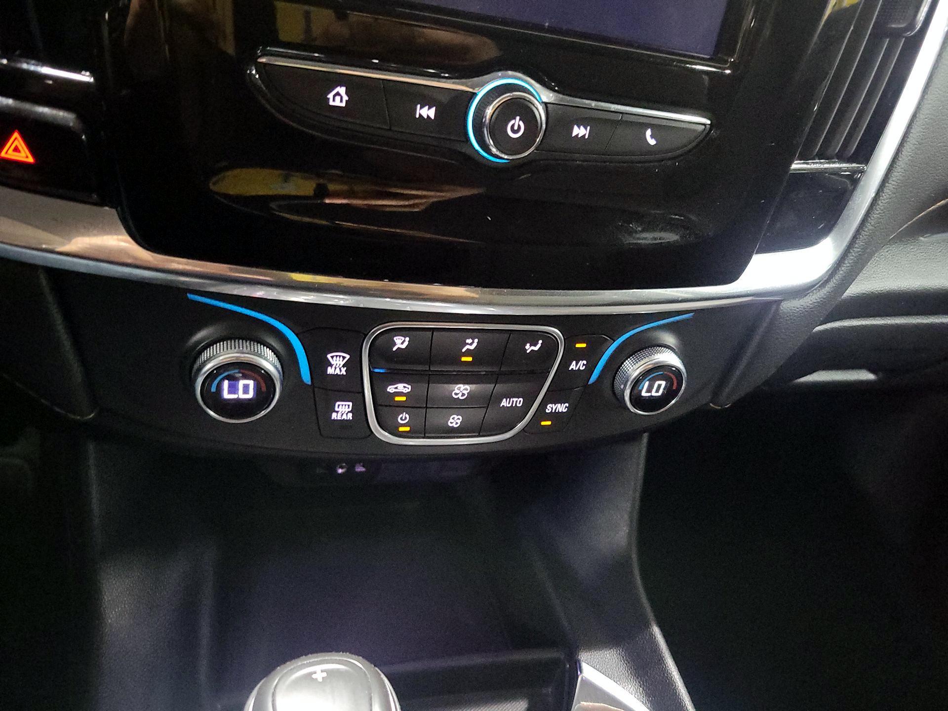 Thumbnail: 2020 Chevrolet Traverse - 15