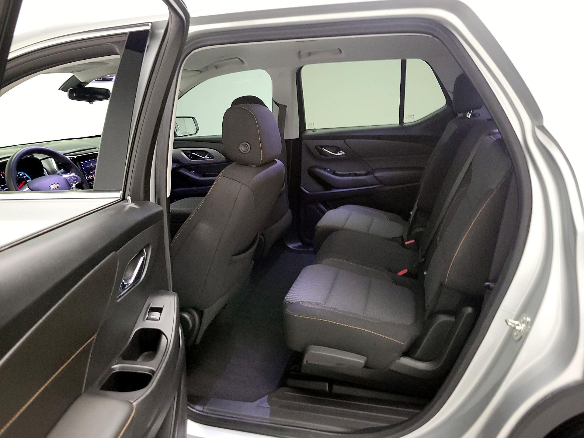 Thumbnail: 2020 Chevrolet Traverse - 18
