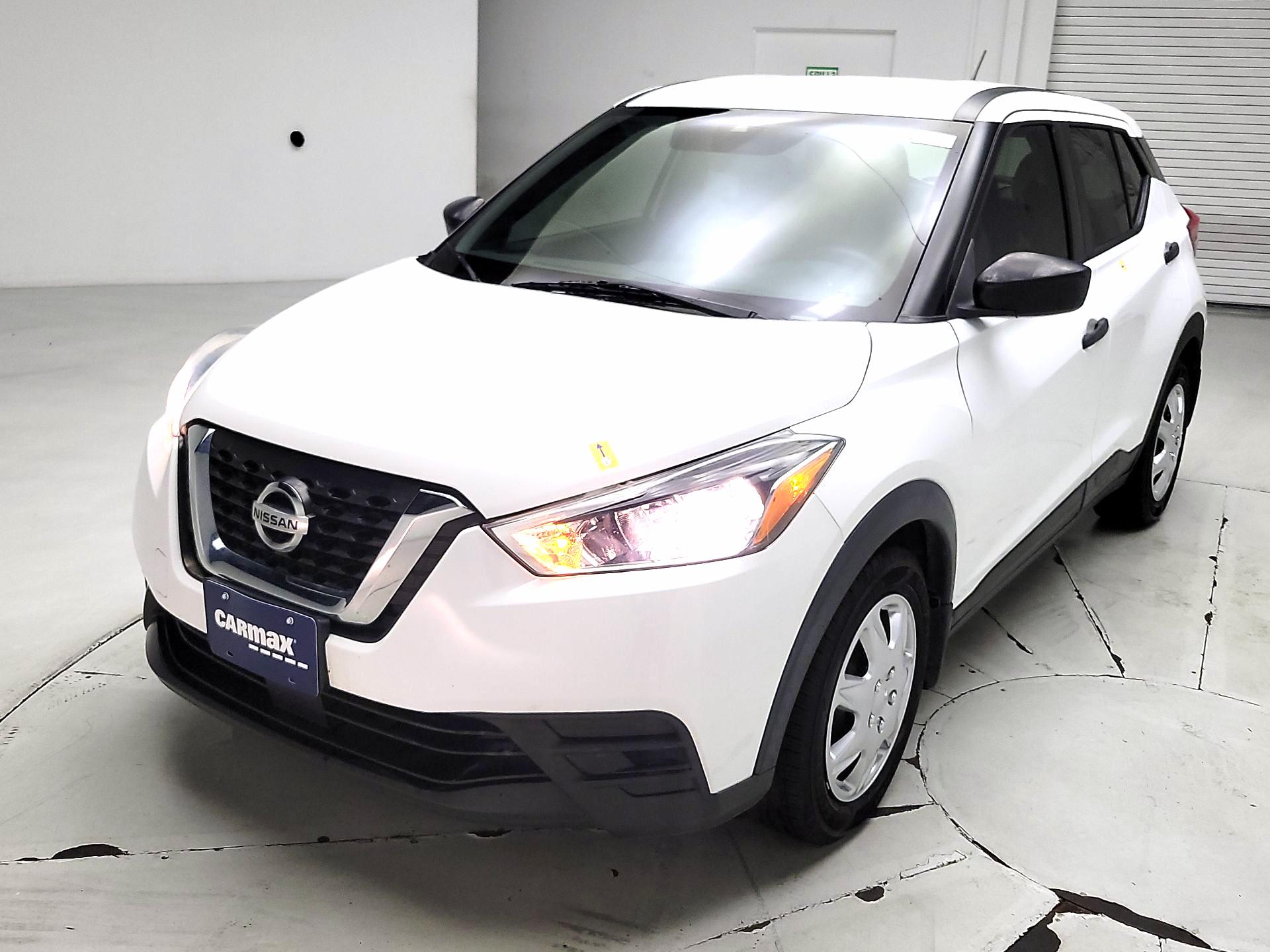 Thumbnail: 2020 Nissan Kicks - 3