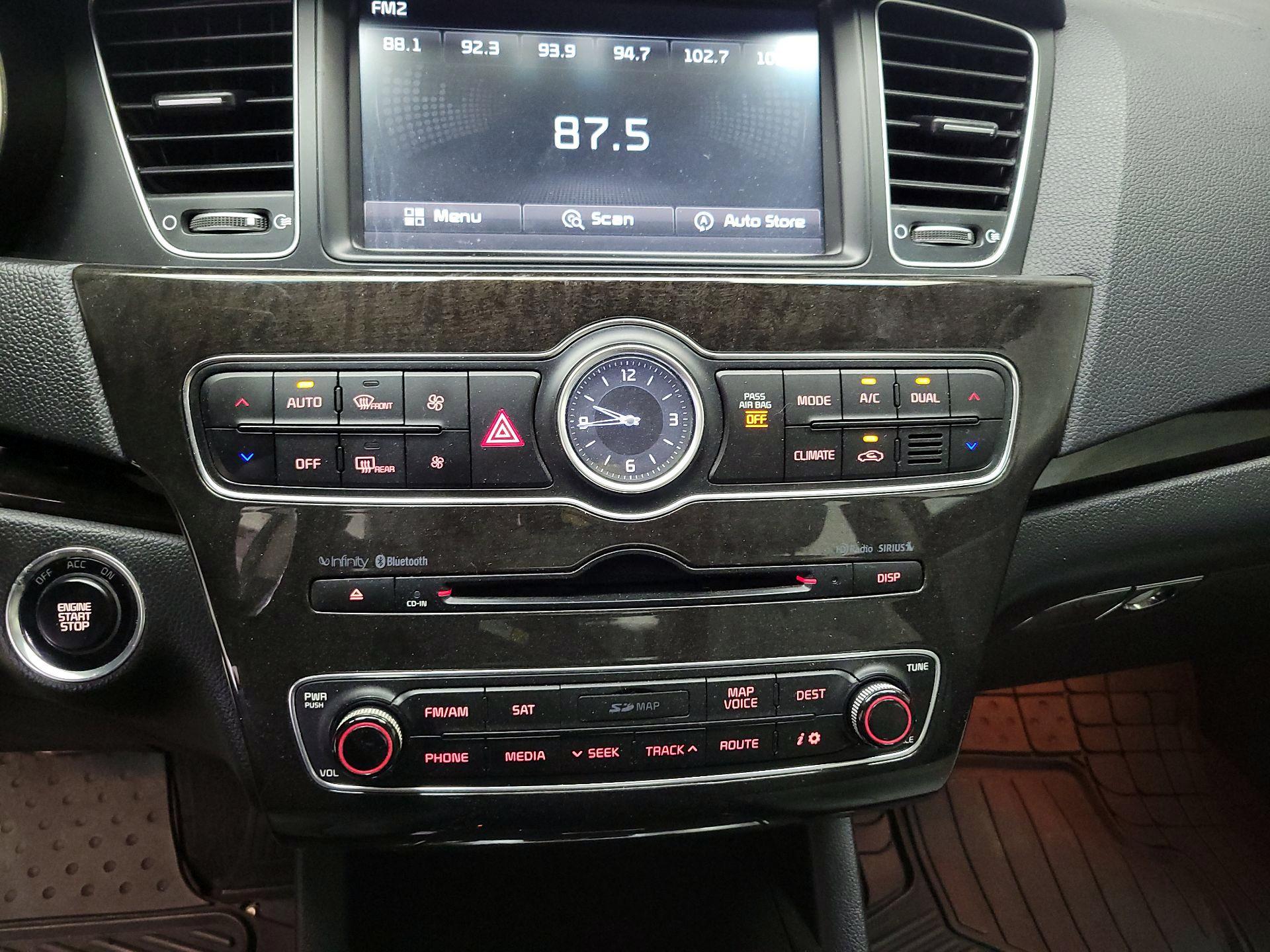 Thumbnail: 2014 Kia Cadenza - 17