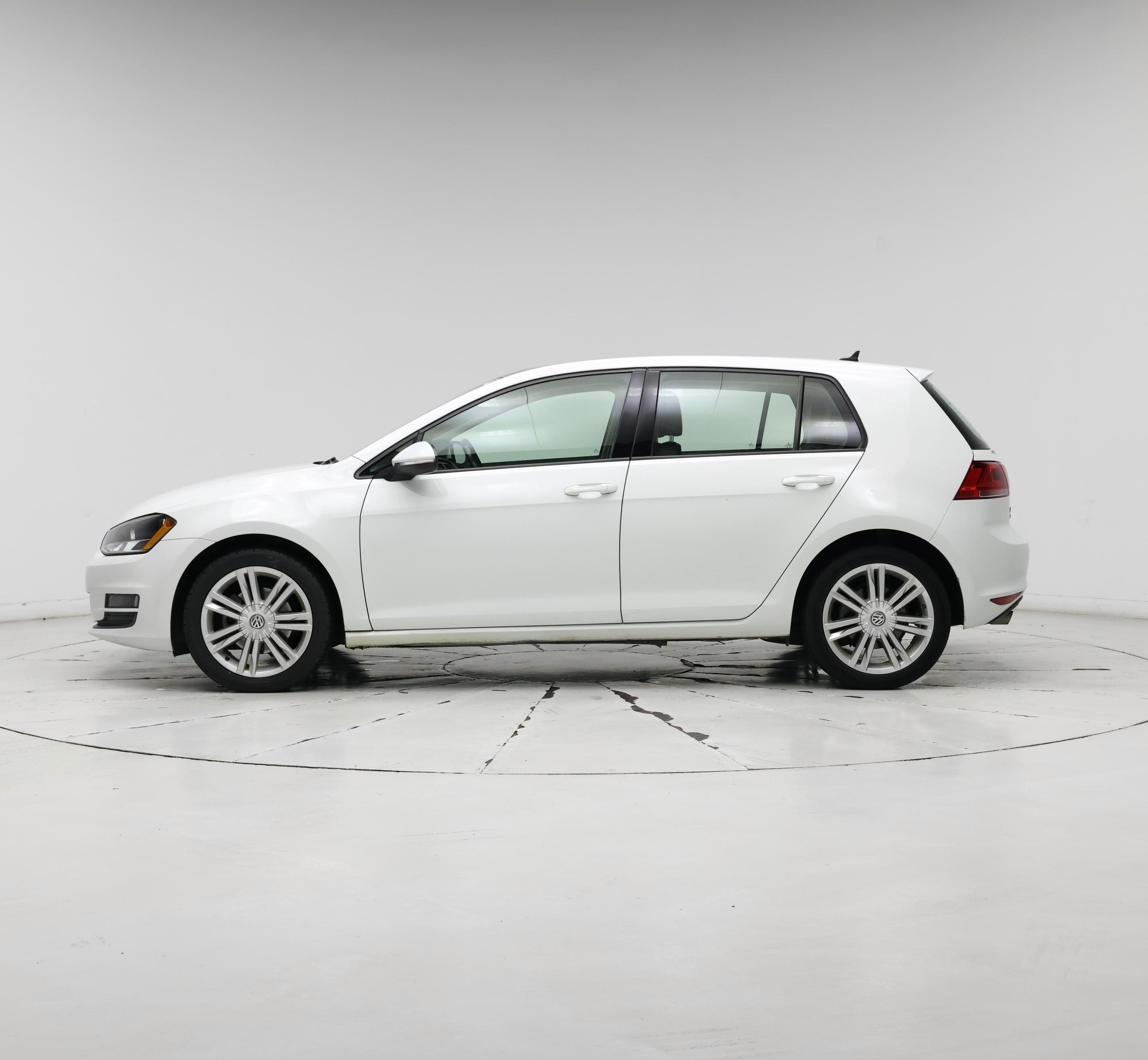 Thumbnail: 2016 Volkswagen Golf - 3
