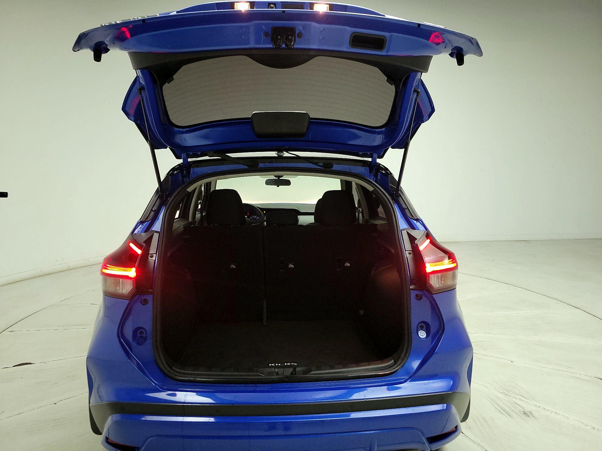 Thumbnail: 2023 Nissan Kicks - 19