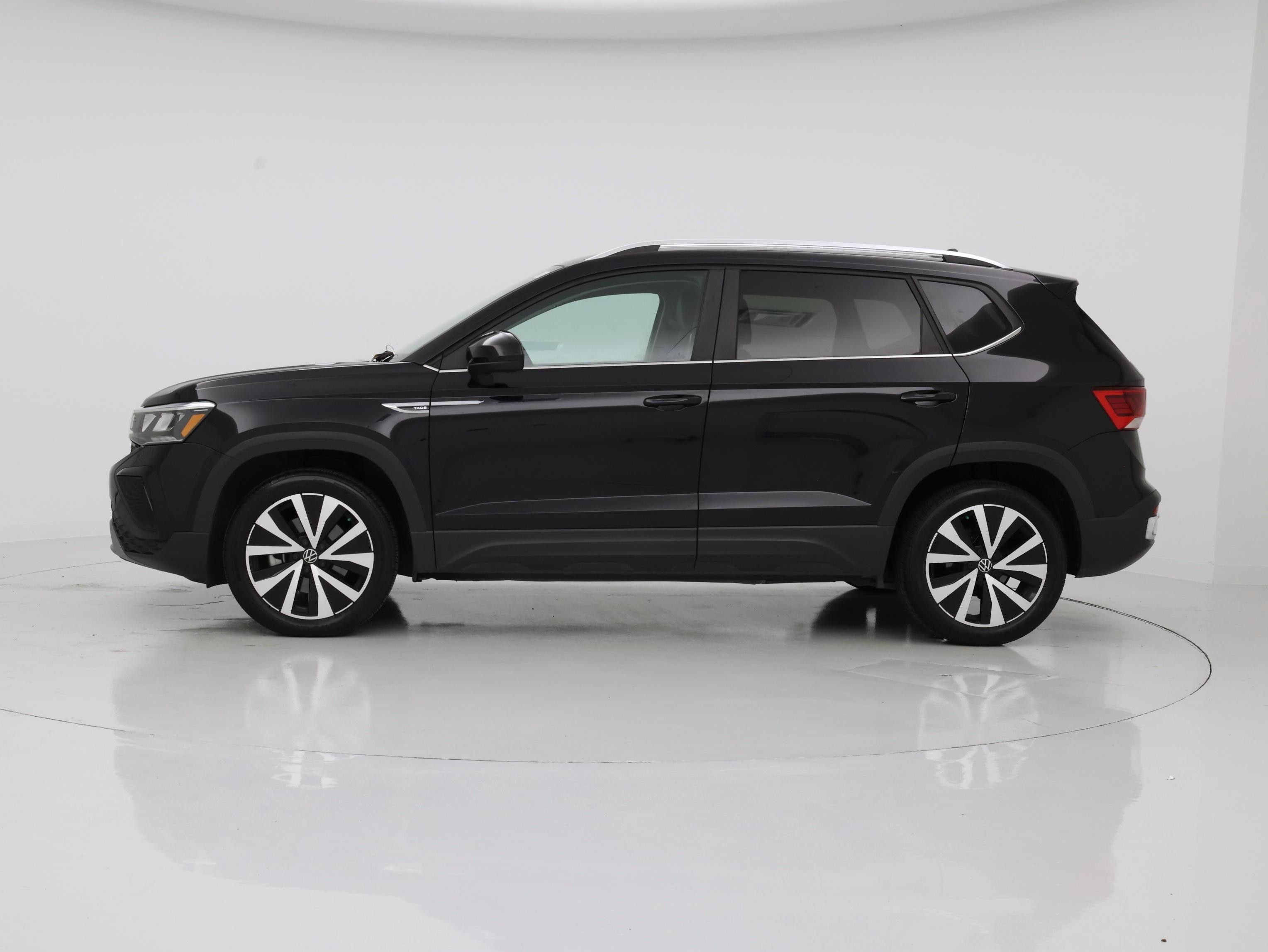 Thumbnail: 2022 Volkswagen Taos - 3