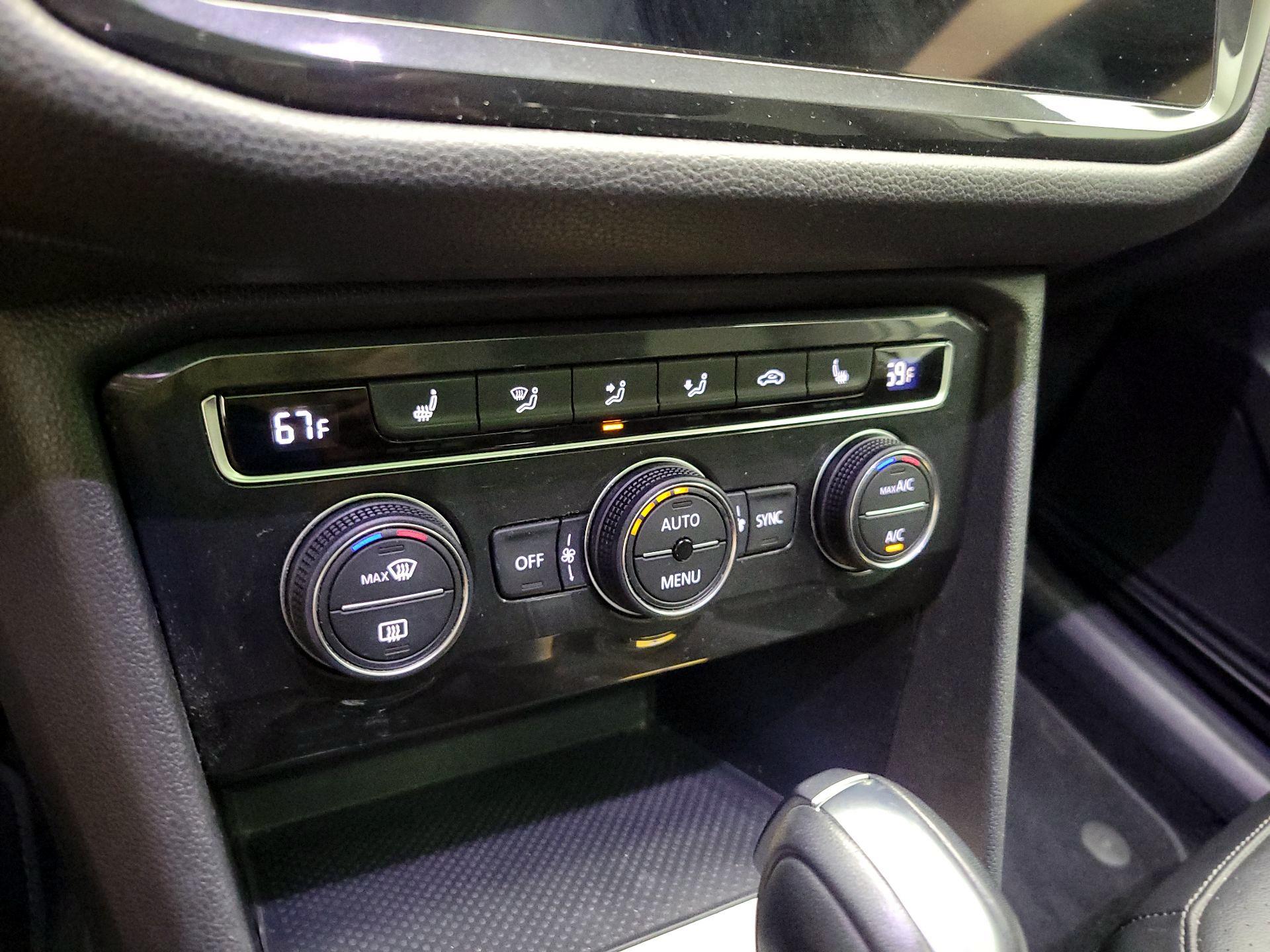 Thumbnail: 2019 Volkswagen Tiguan - 16