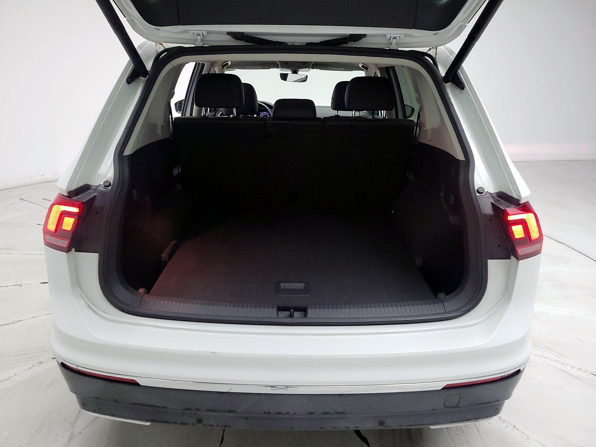 Thumbnail: 2019 Volkswagen Tiguan - 20