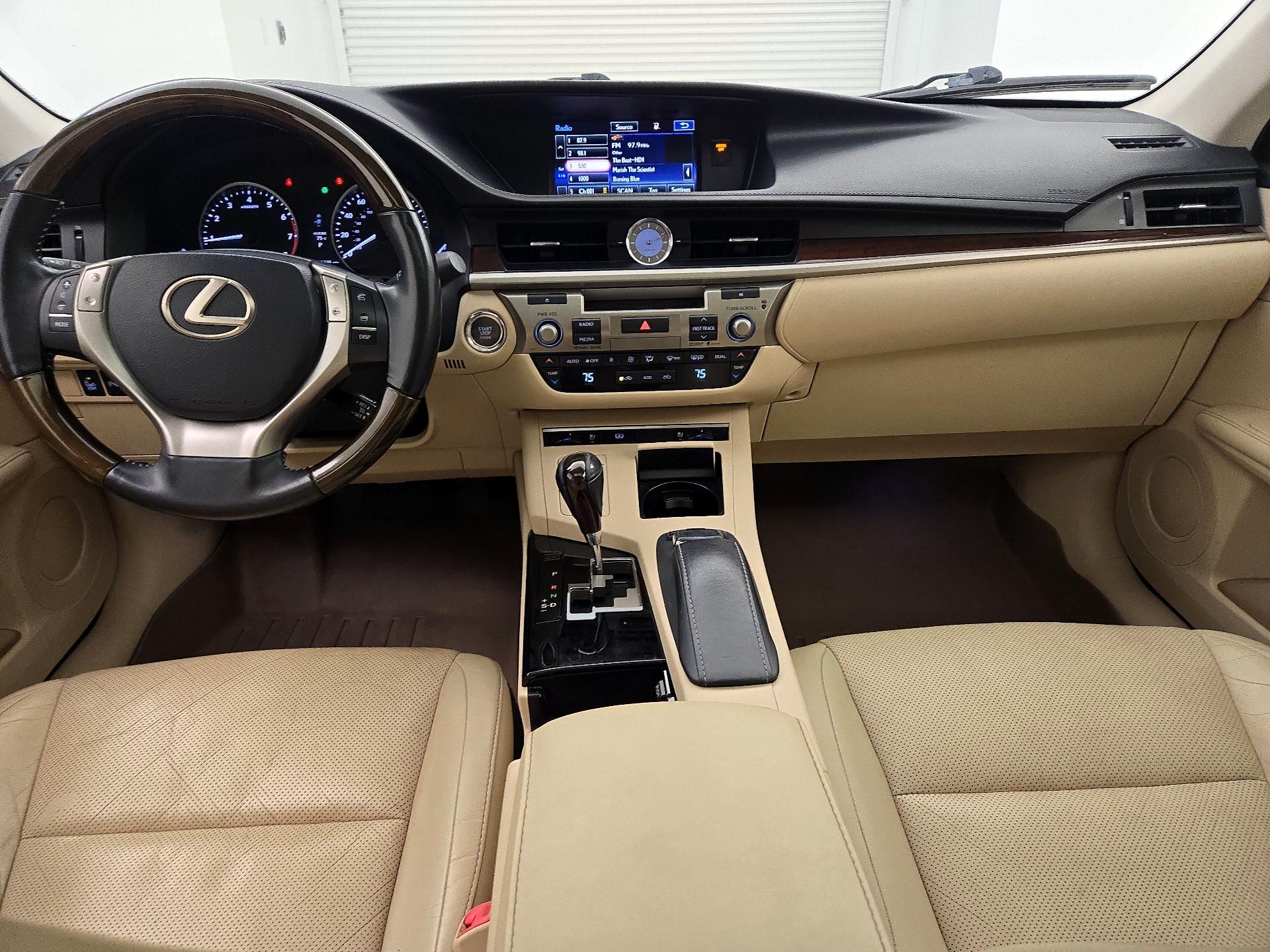 Thumbnail: 2015 Lexus ES - 9