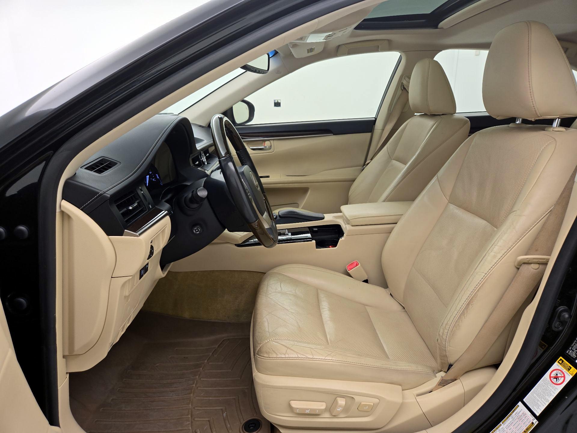 Thumbnail: 2015 Lexus ES - 11