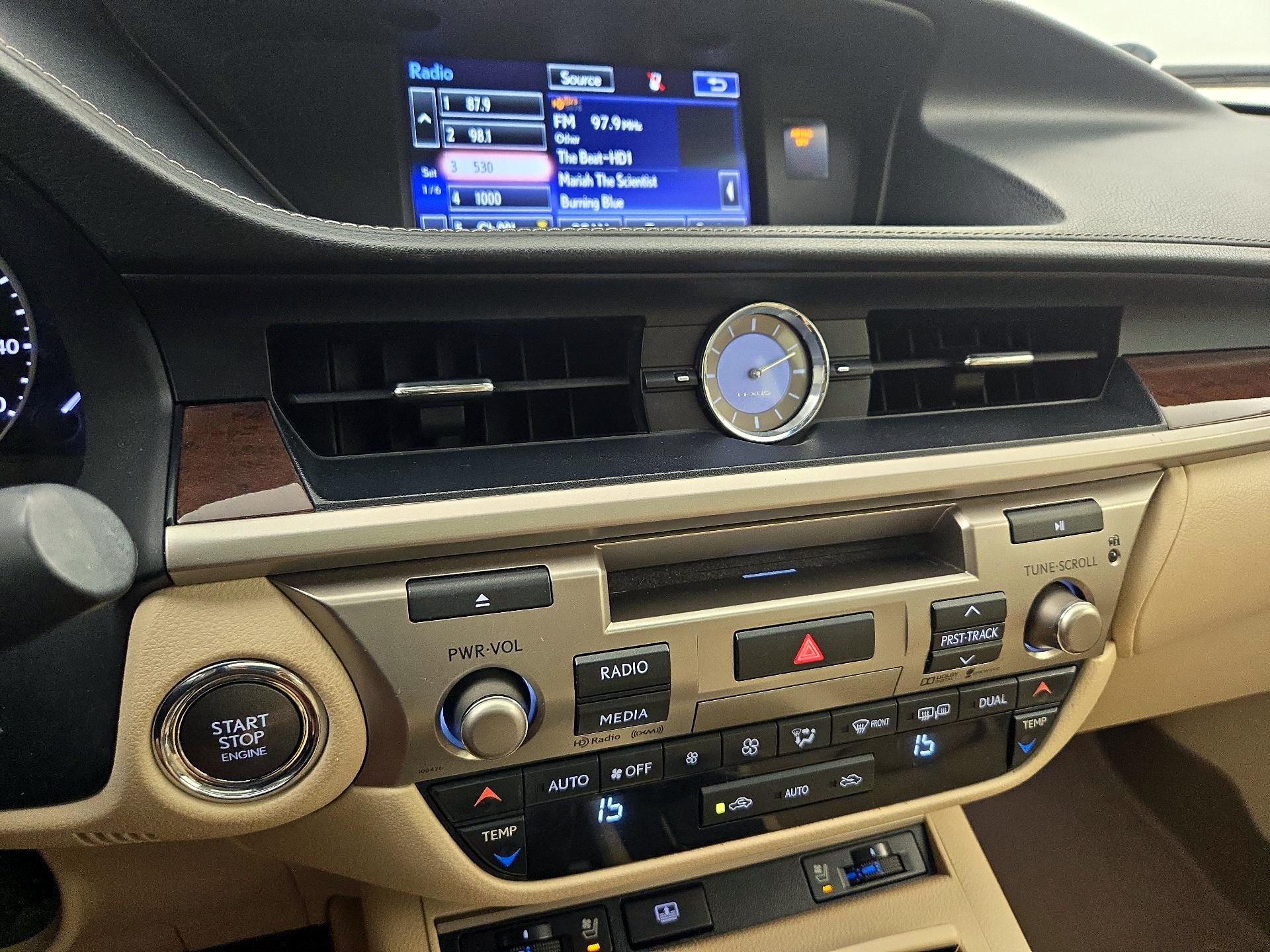 Thumbnail: 2015 Lexus ES - 15