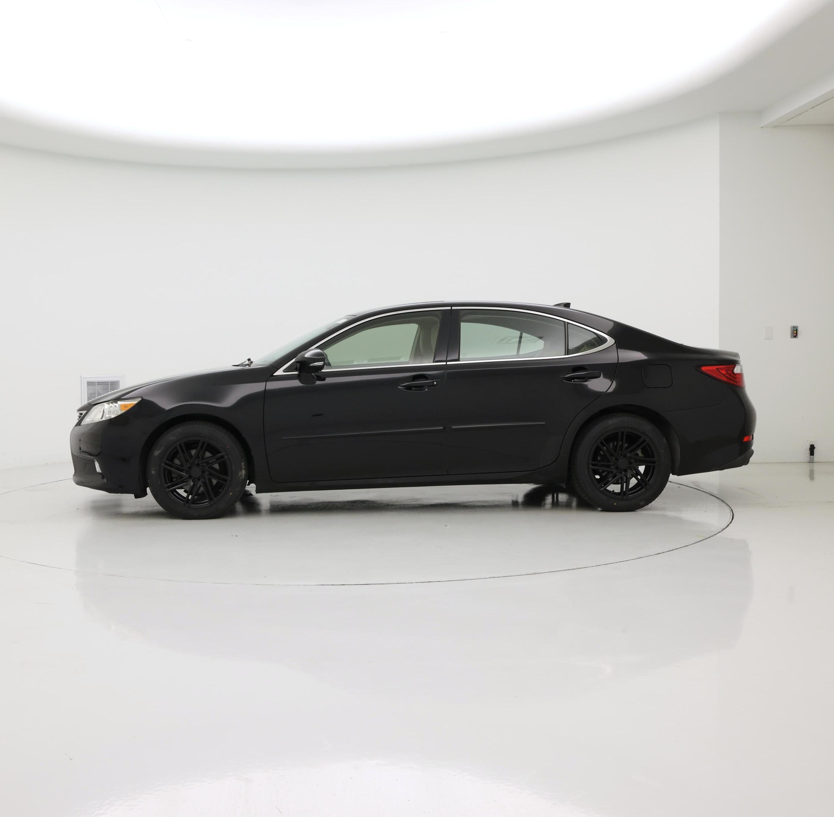 Thumbnail: 2015 Lexus ES - 3