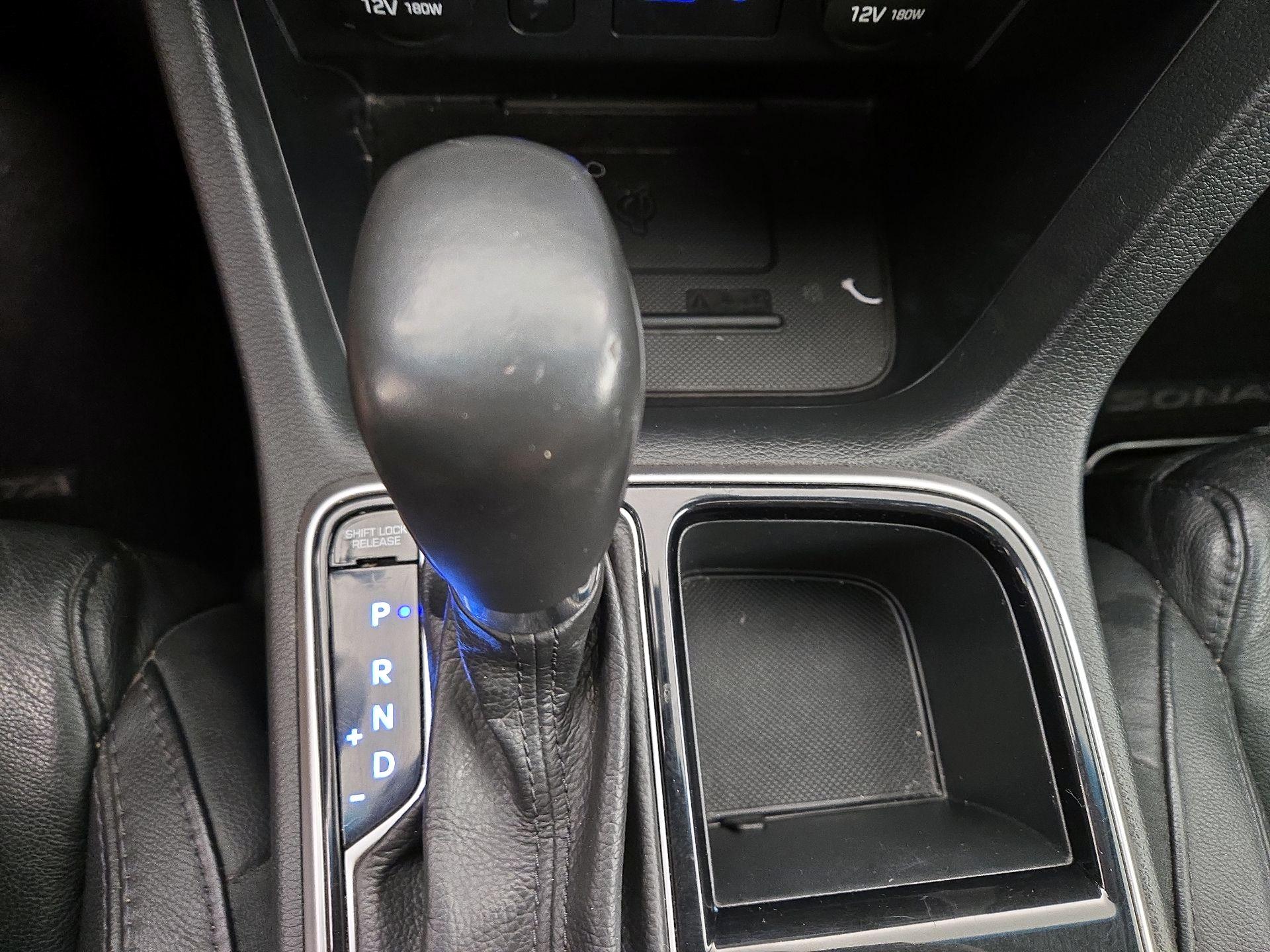 Thumbnail: 2019 Hyundai Sonata - 17