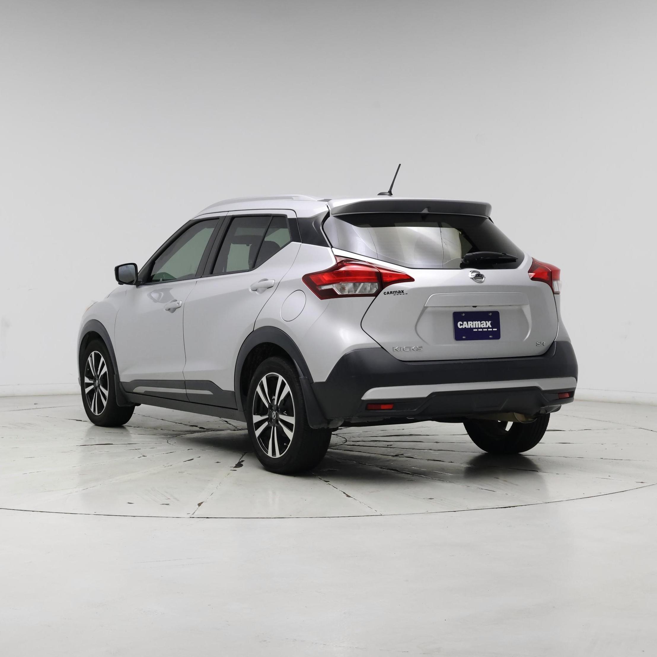 Thumbnail: 2019 Nissan Kicks - 2