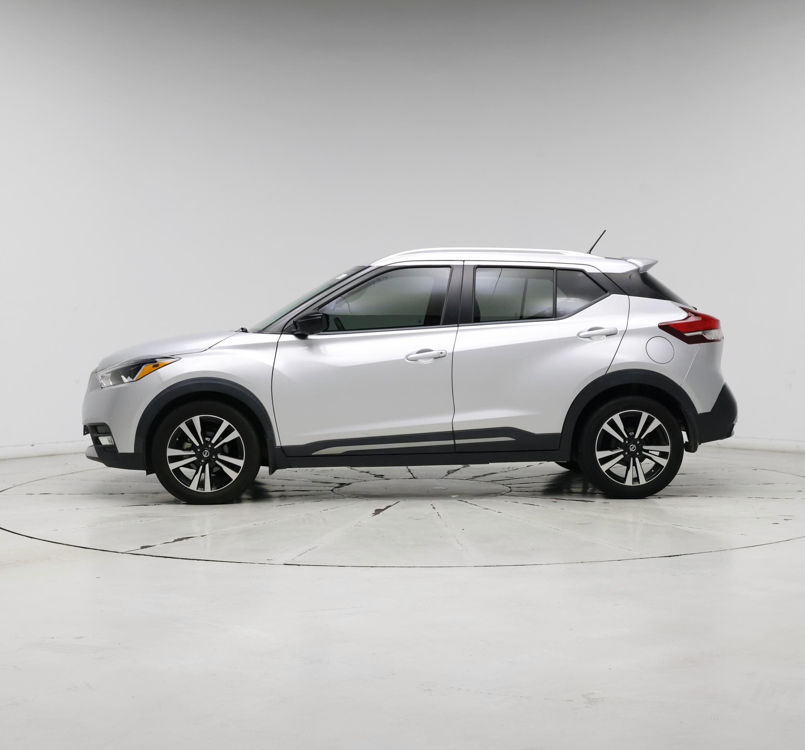 Thumbnail: 2019 Nissan Kicks - 3