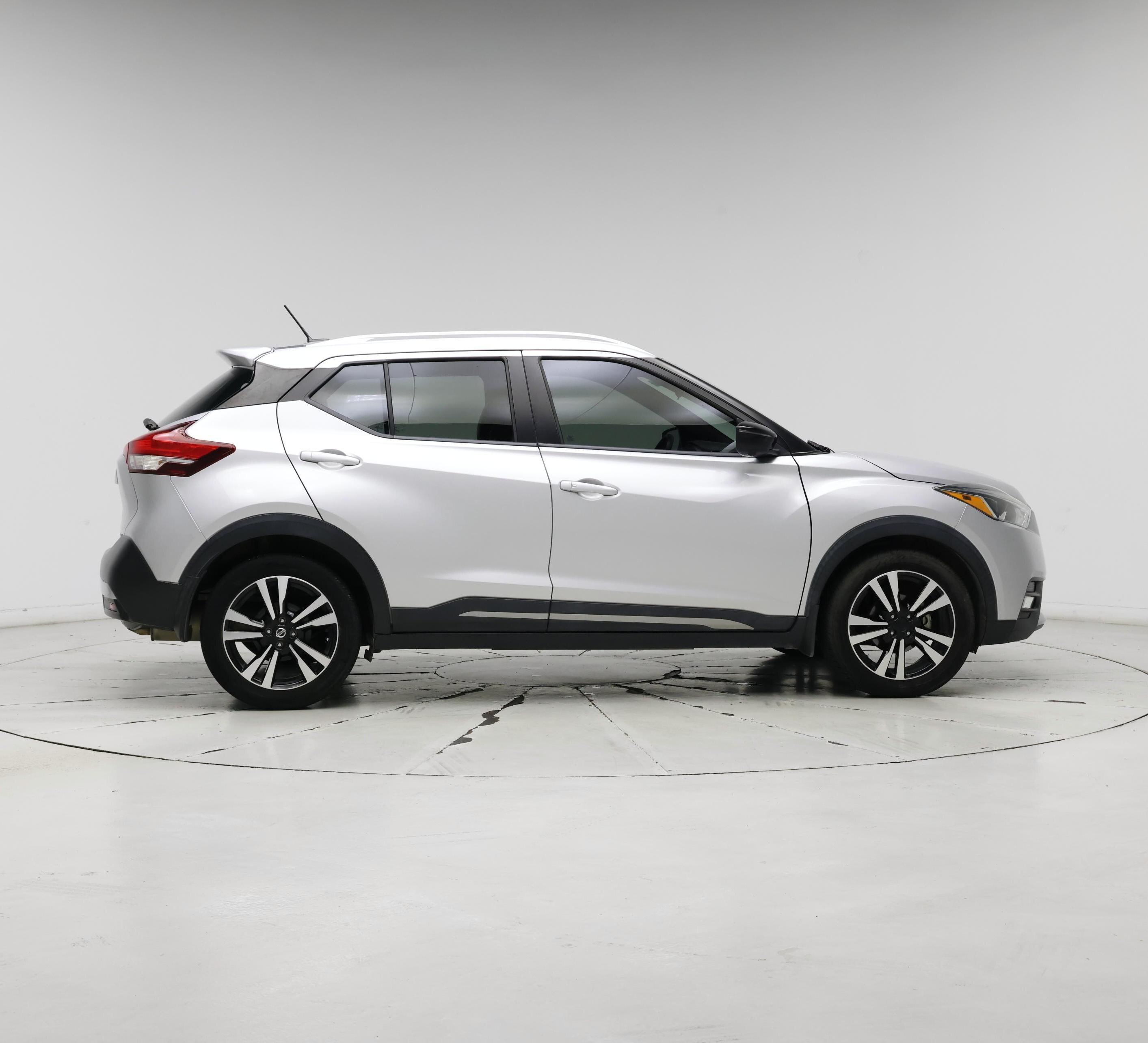 Thumbnail: 2019 Nissan Kicks - 7