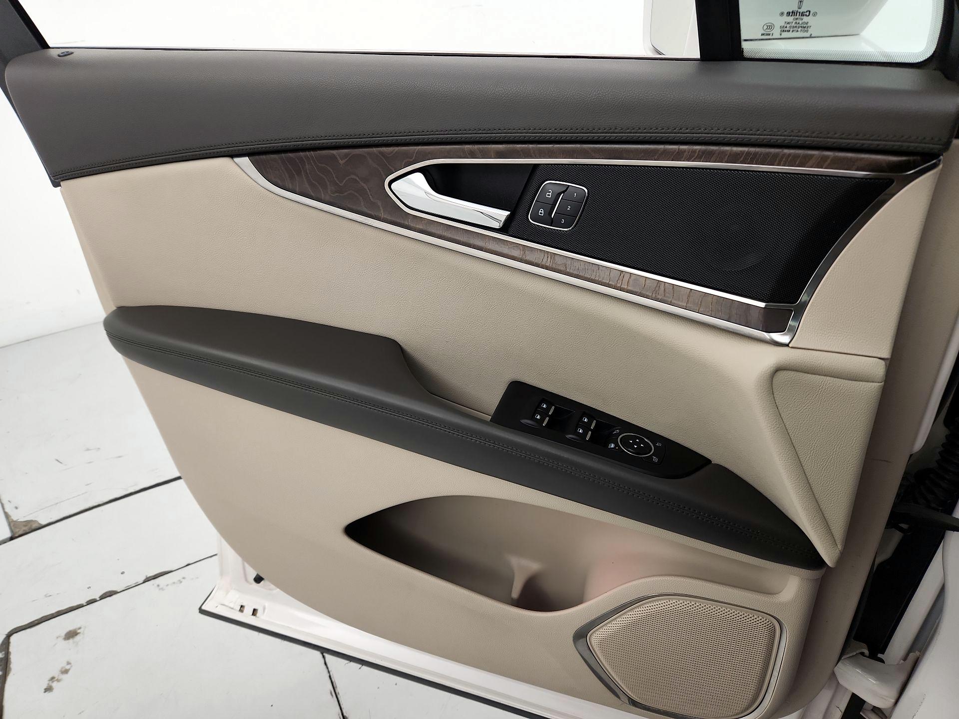 Thumbnail: 2016 Lincoln MKX - 12