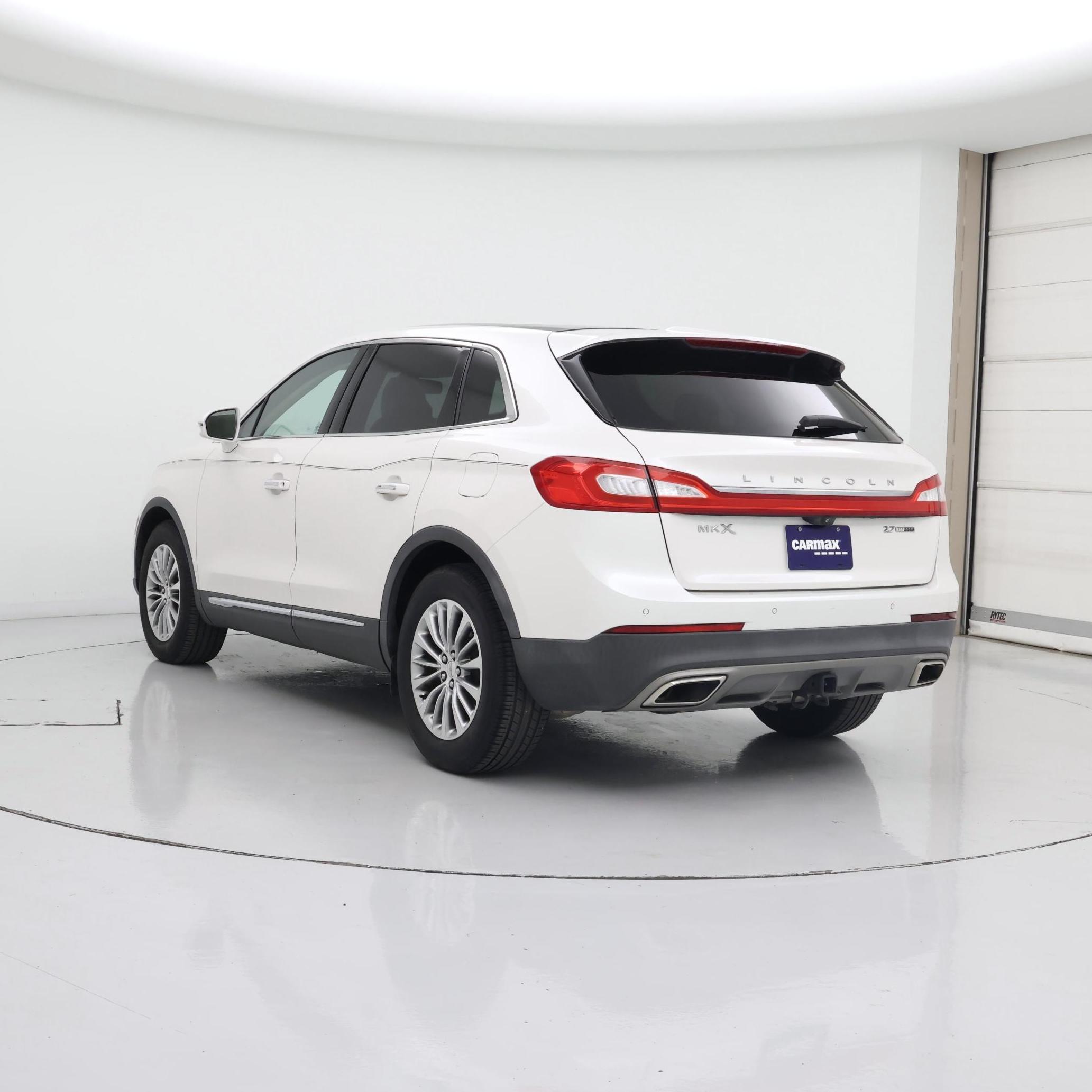 Thumbnail: 2016 Lincoln MKX - 2