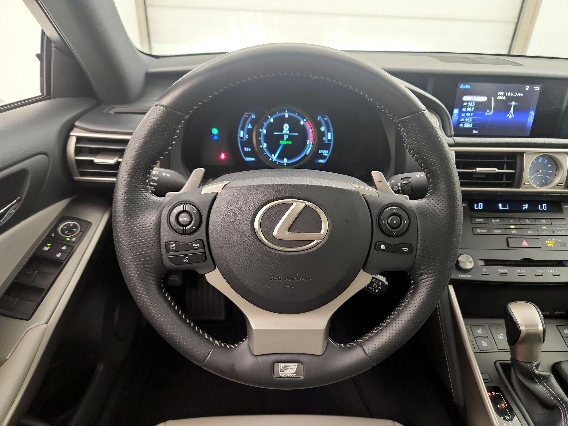 Thumbnail: 2016 Lexus IS - 10