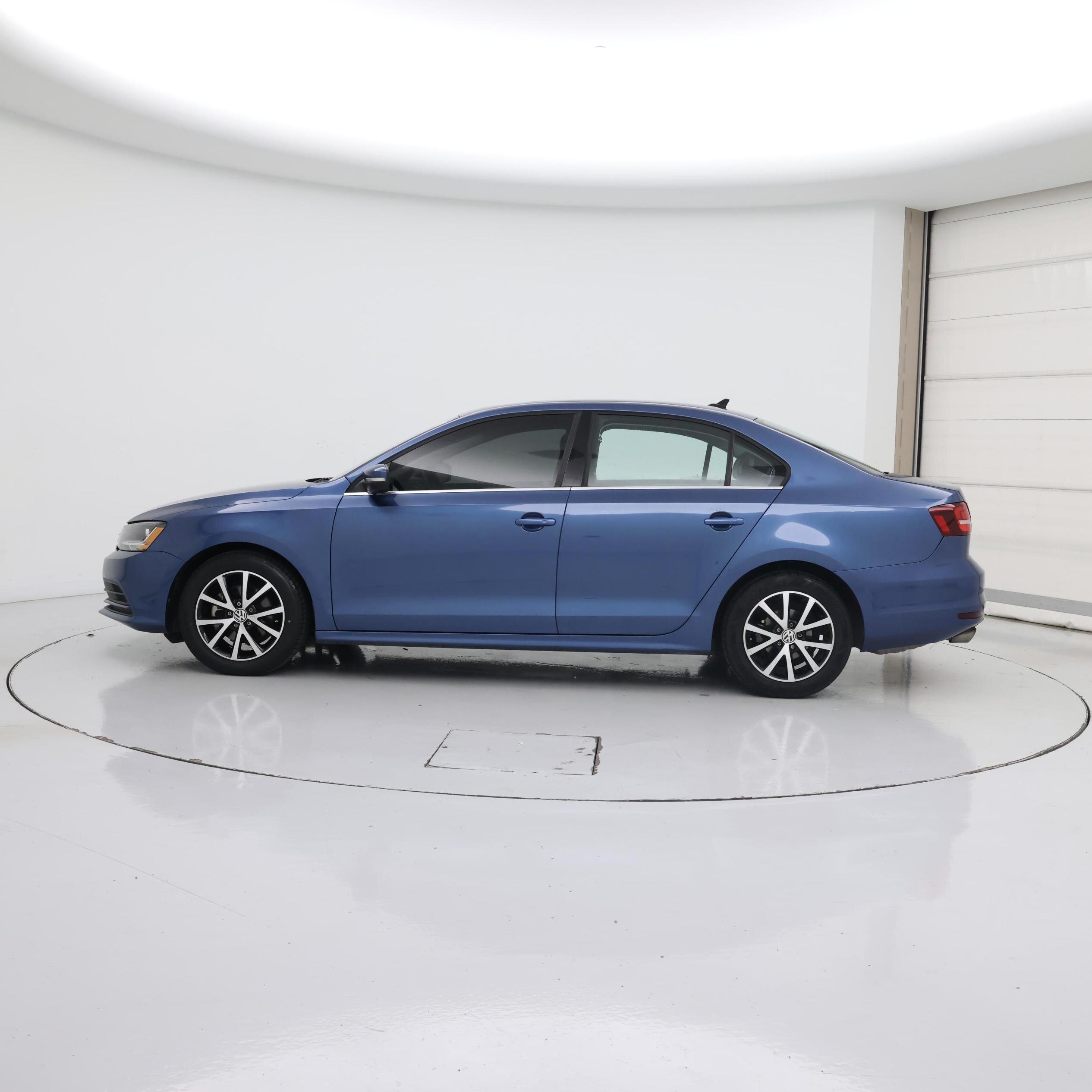 Thumbnail: 2017 Volkswagen Jetta - 3
