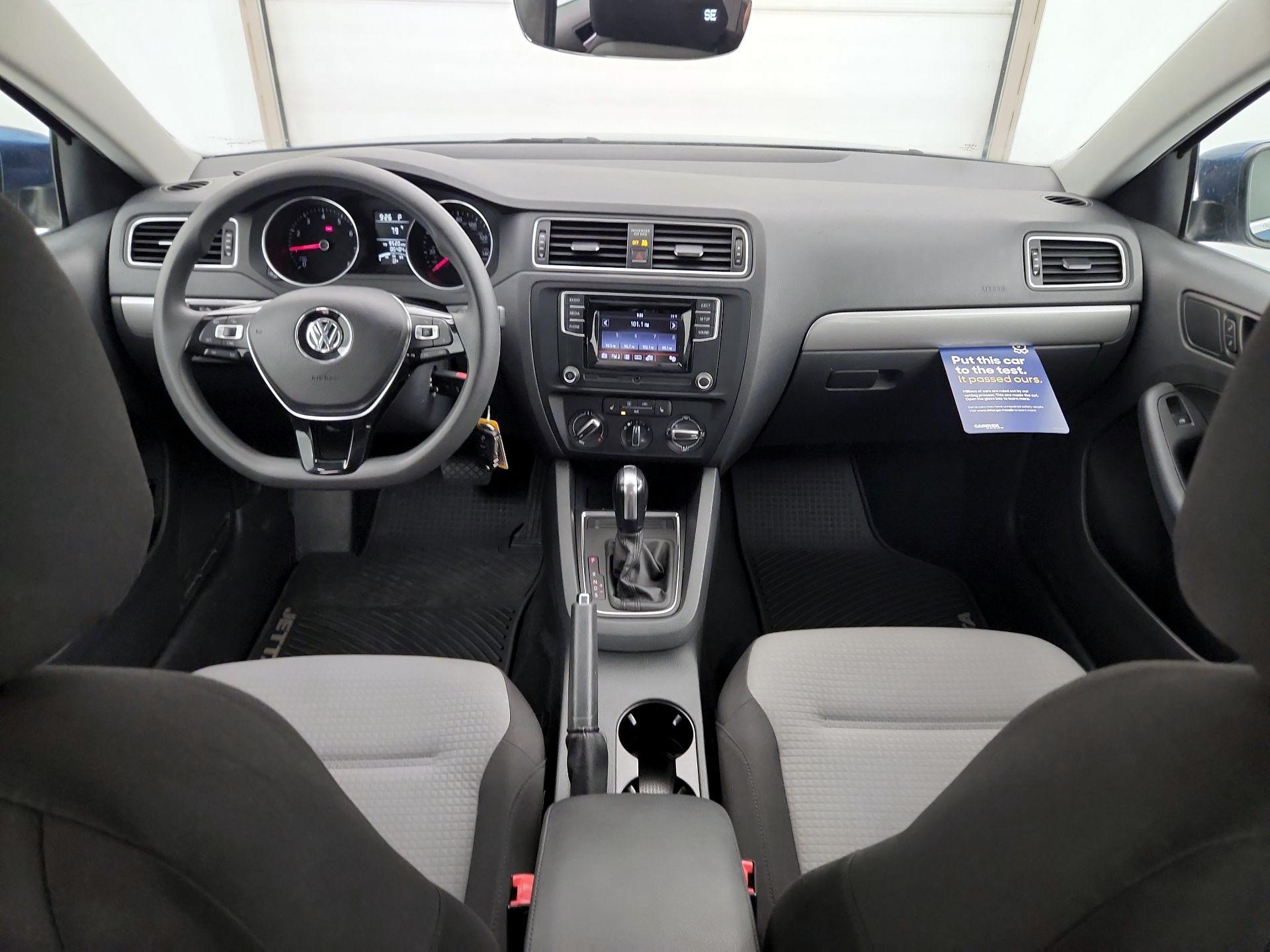 Thumbnail: 2017 Volkswagen Jetta - 9