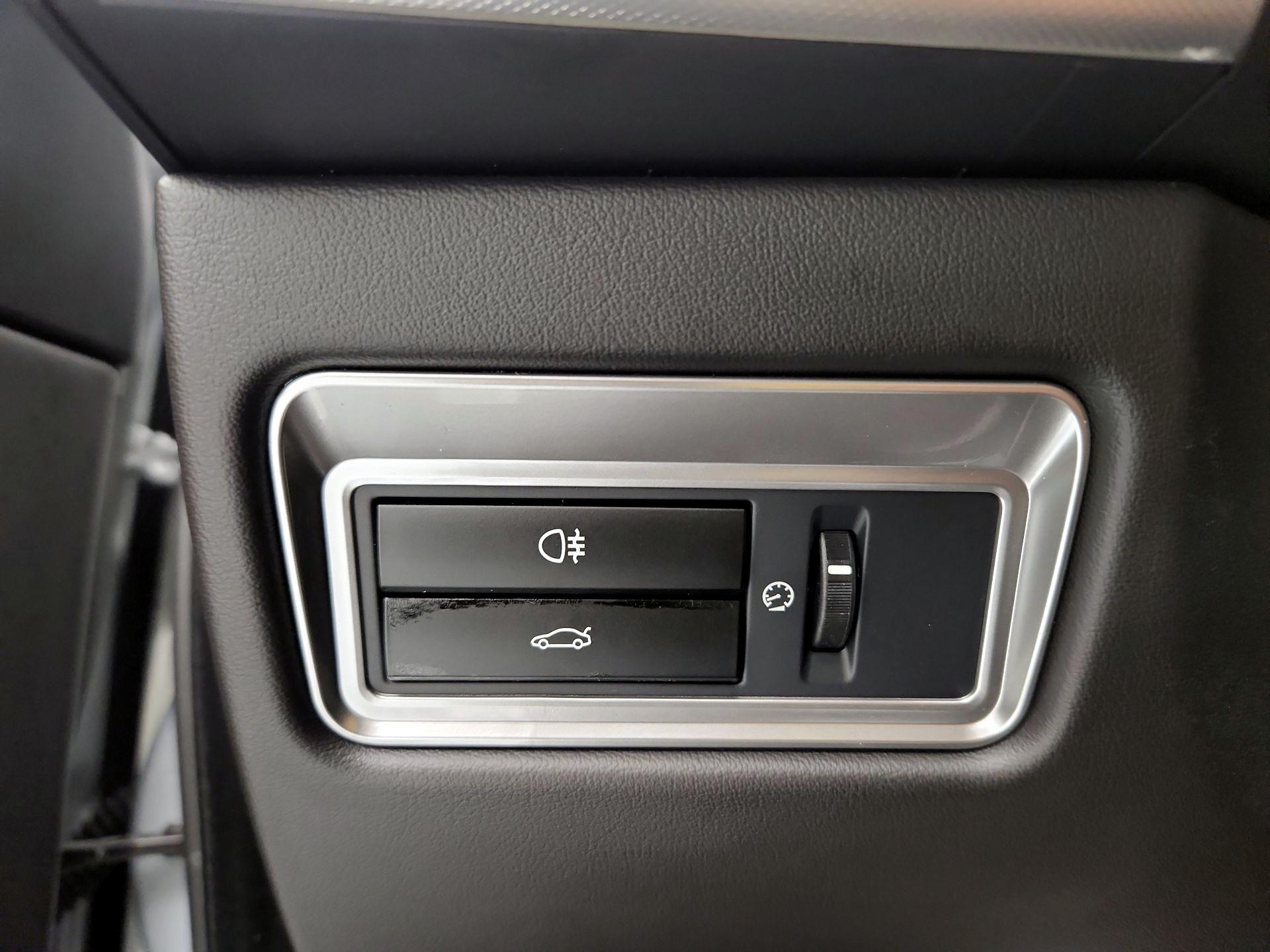 Thumbnail: 2015 Jaguar XF - 13