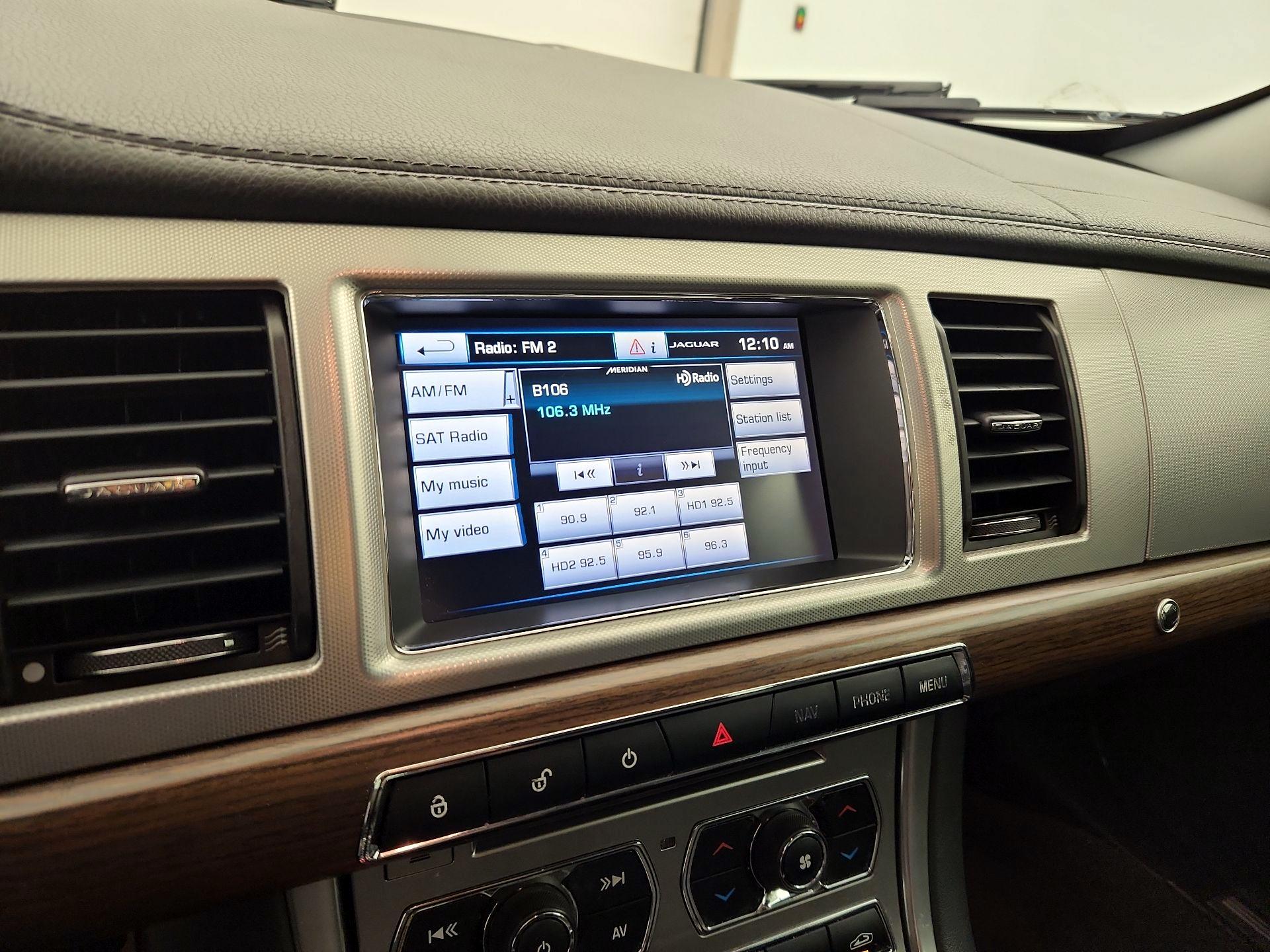 Thumbnail: 2015 Jaguar XF - 16