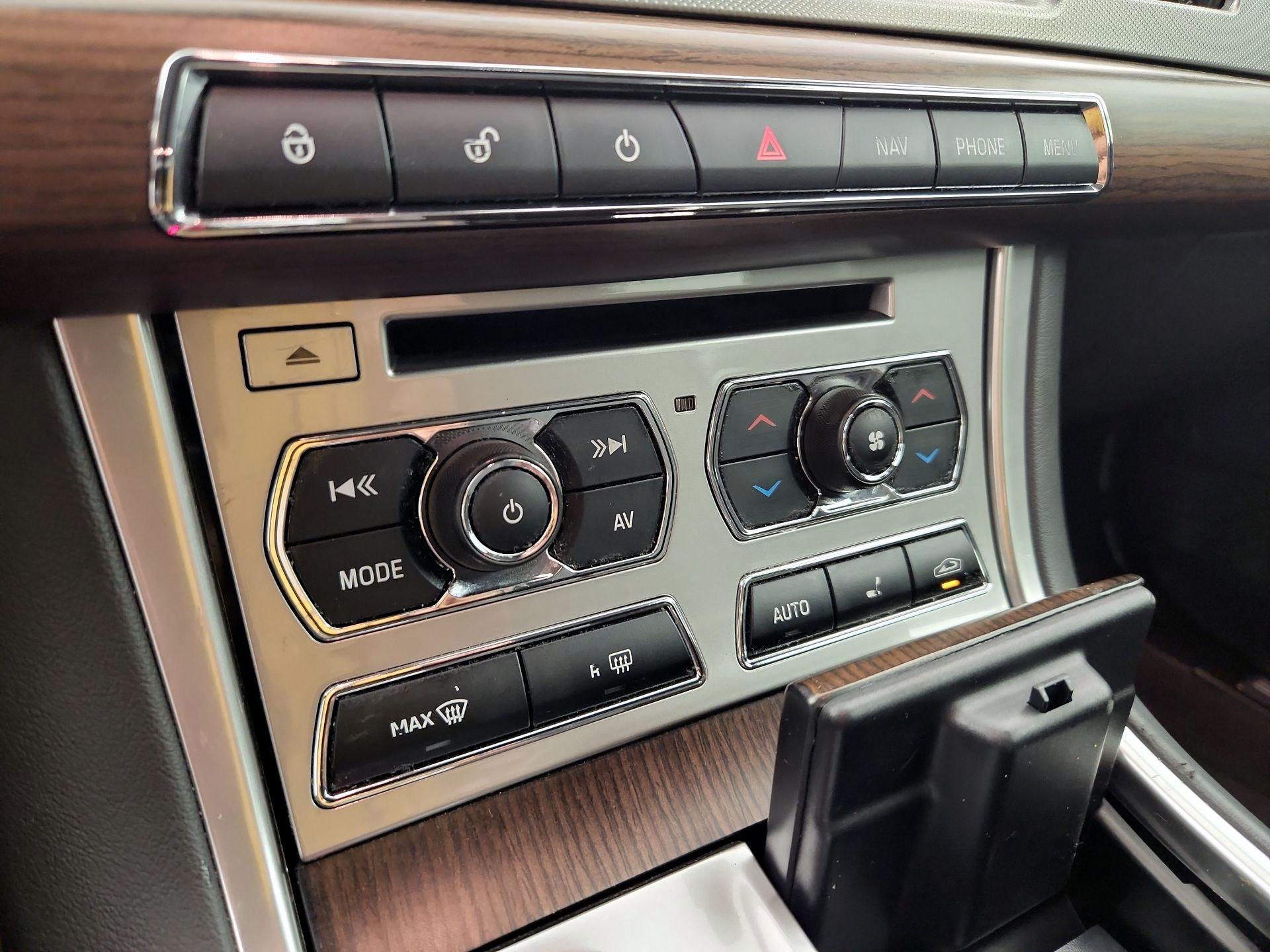 Thumbnail: 2015 Jaguar XF - 17