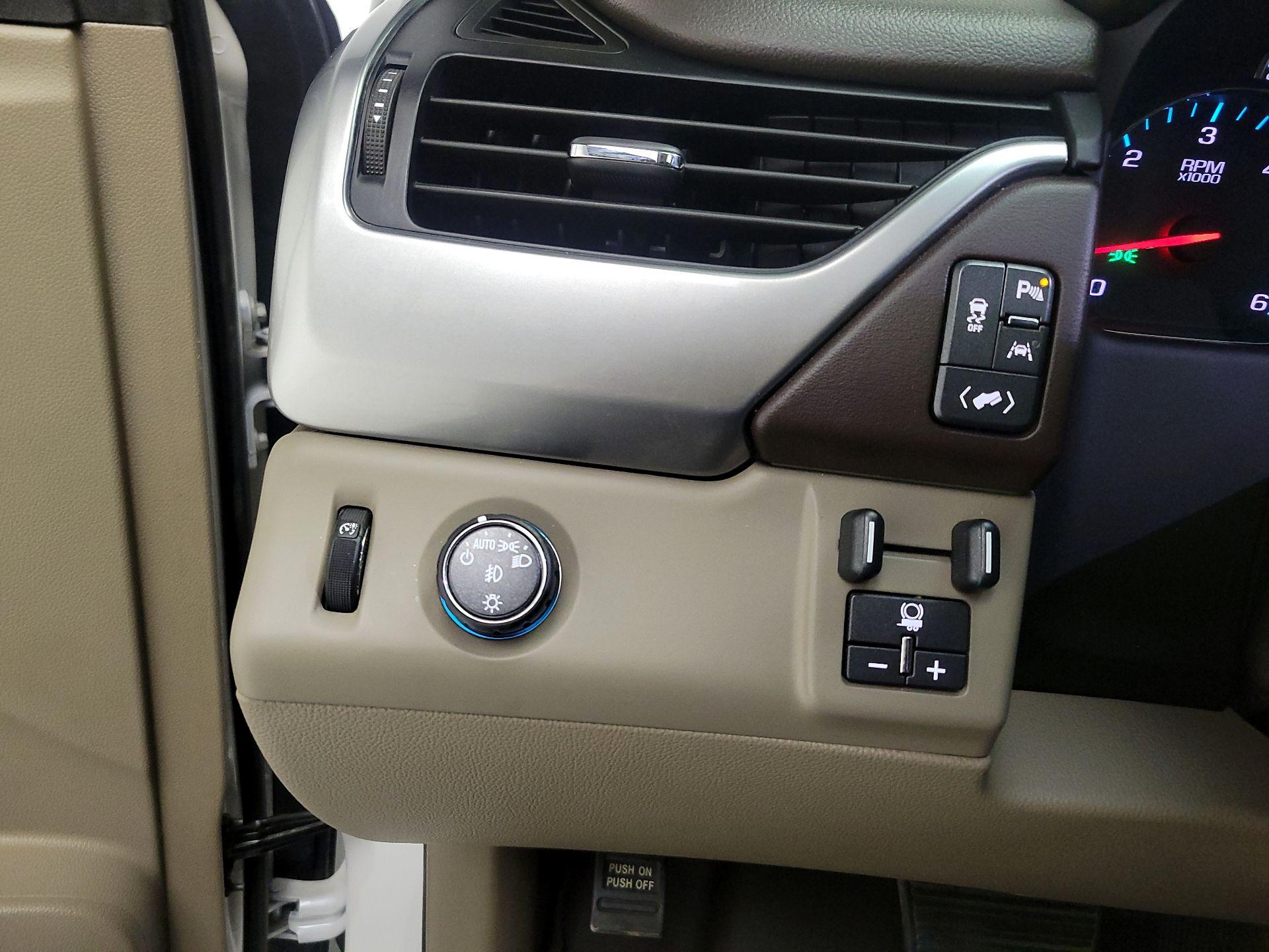 Thumbnail: 2019 Chevrolet Tahoe - 13