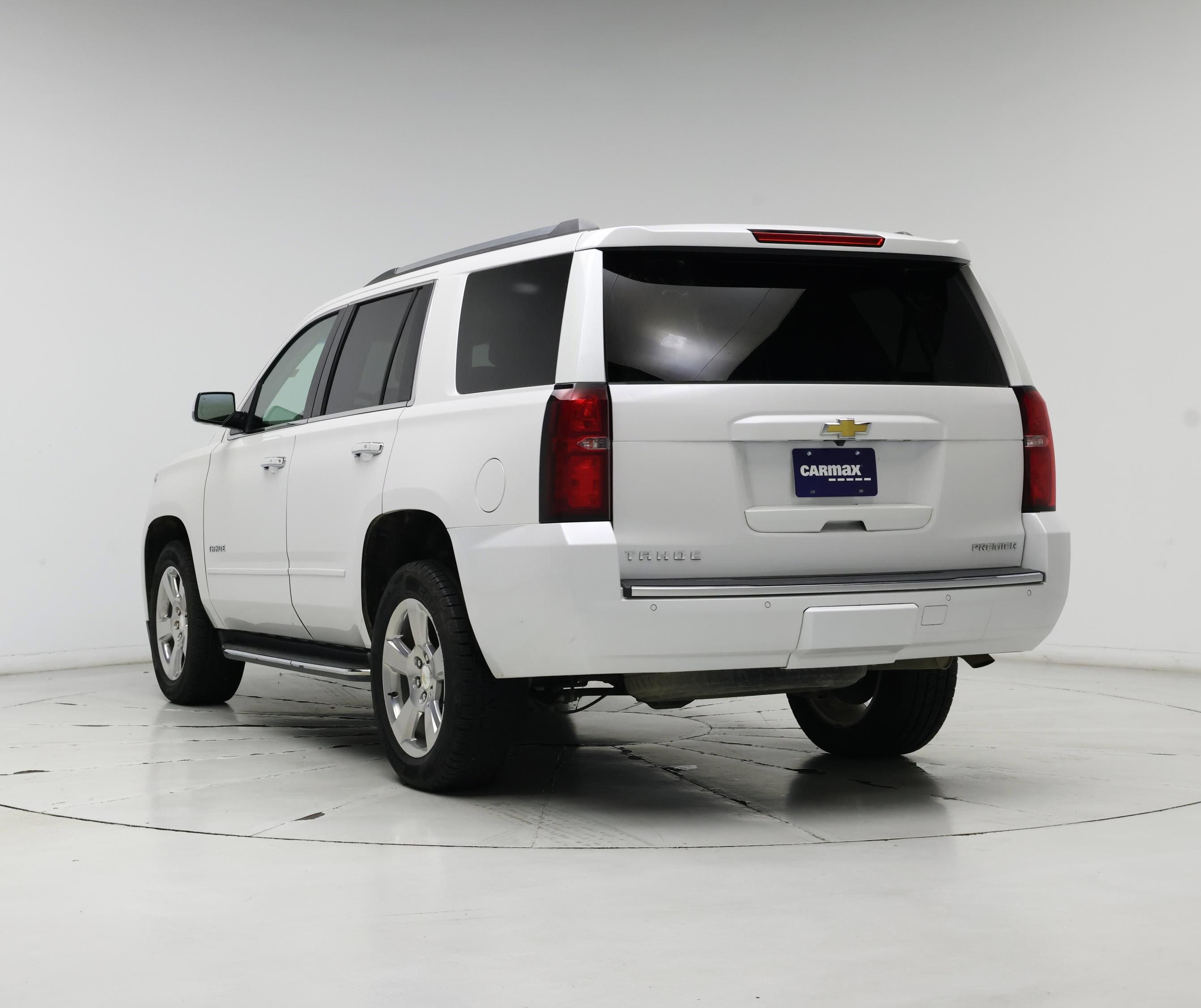 Thumbnail: 2019 Chevrolet Tahoe - 2