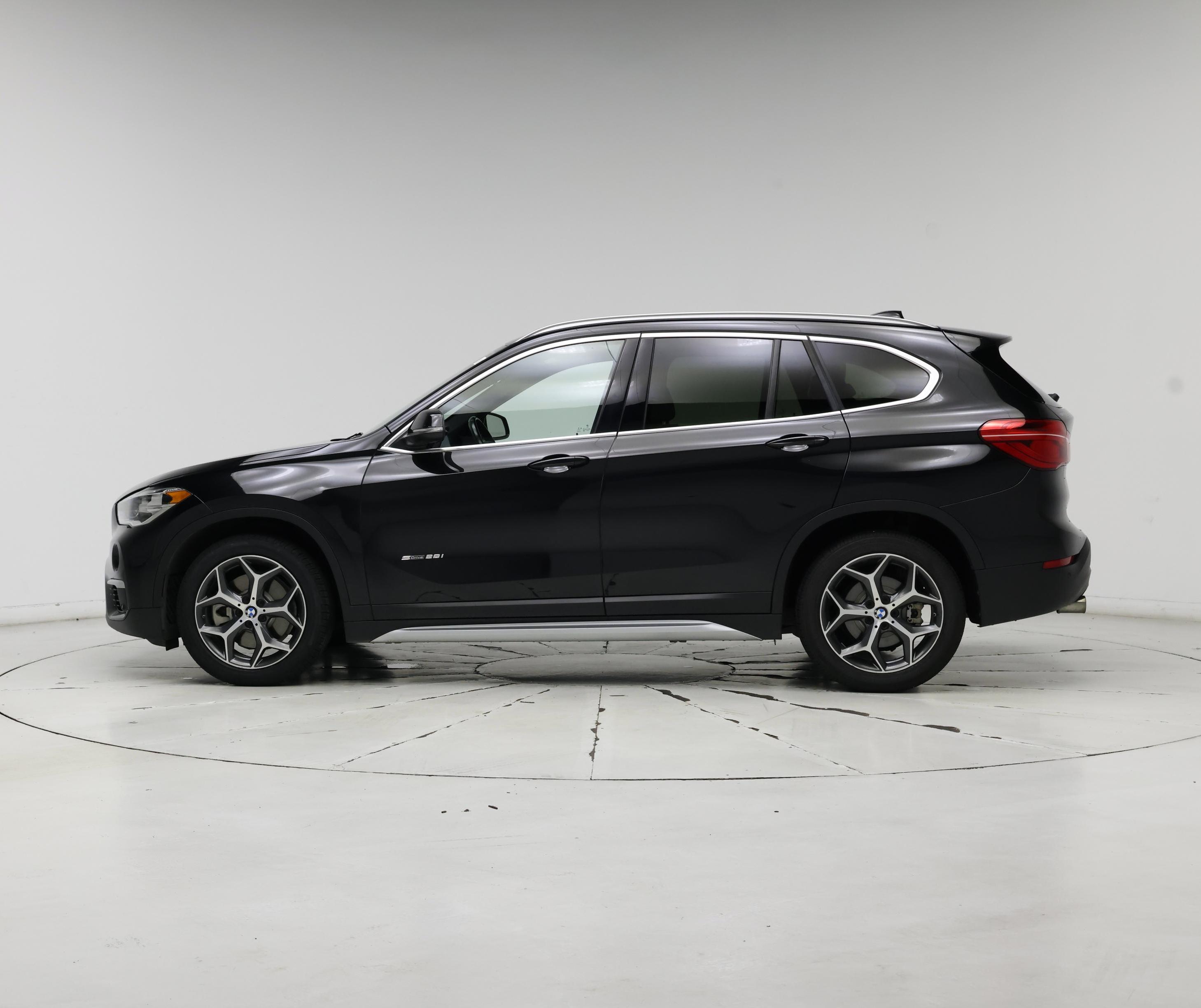 Thumbnail: 2018 BMW X1 - 3