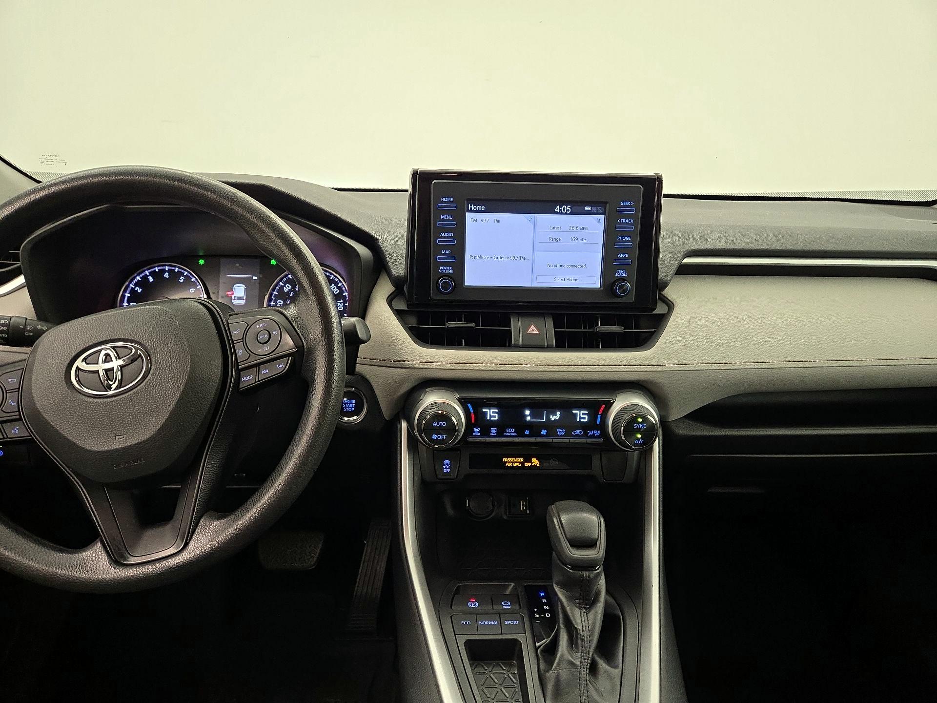 Thumbnail: 2019 Toyota RAV4 - 9