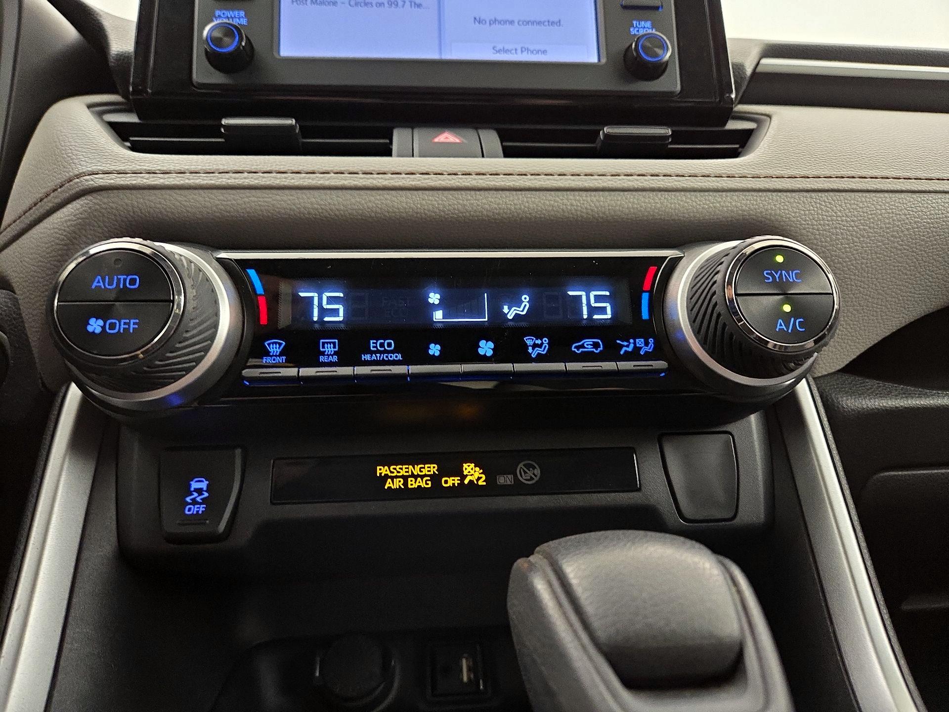 Thumbnail: 2019 Toyota RAV4 - 16