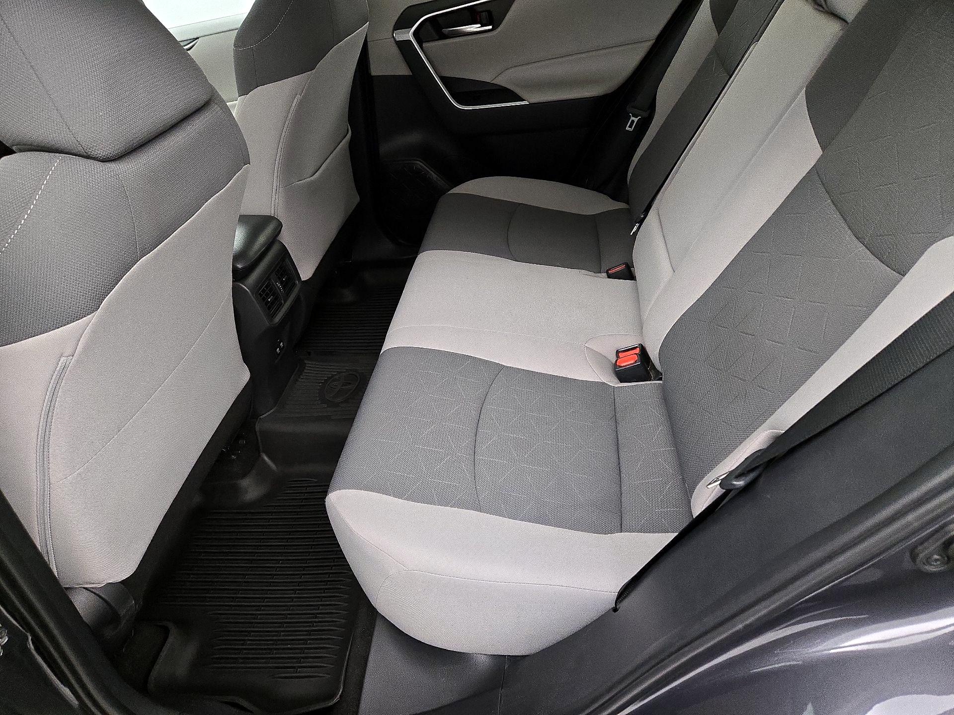 Thumbnail: 2019 Toyota RAV4 - 20